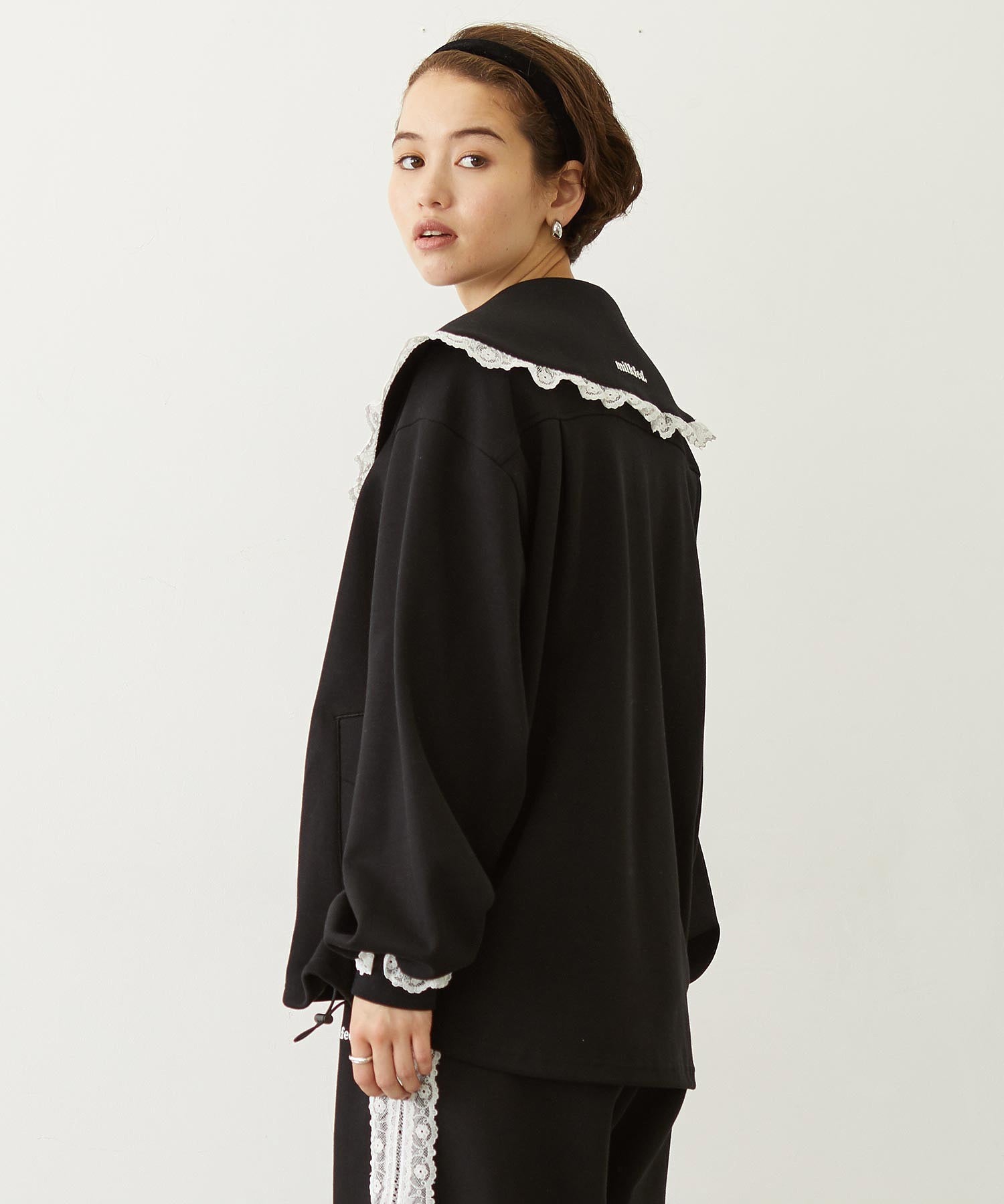 BIG COLLAR LACE JACKET