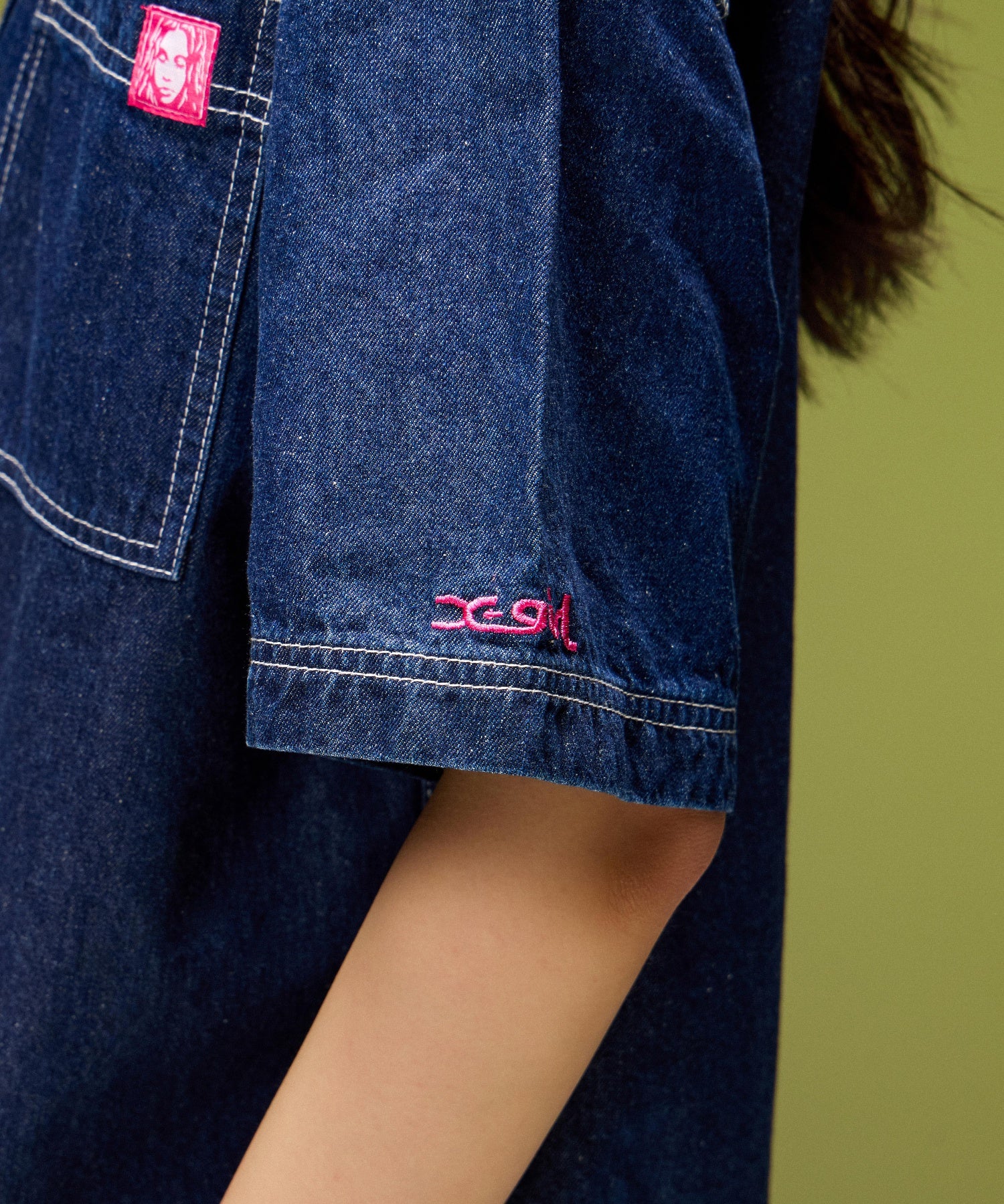 FACE LABEL BUTTON DOWN DENIM S/S SHIRT