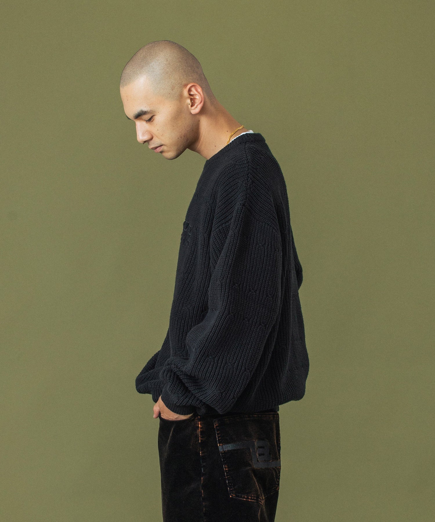 DEFORMED CABLE CREWNECK KNIT