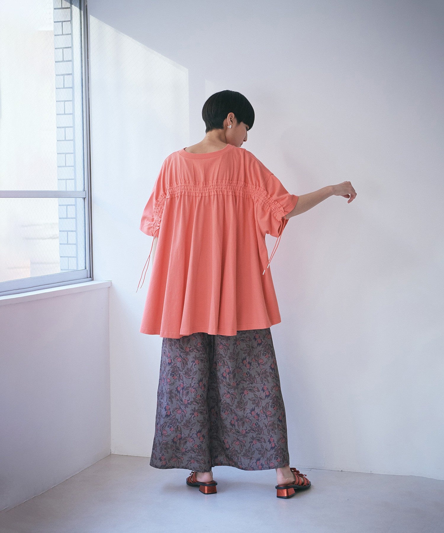 バックギャザープルオーバー