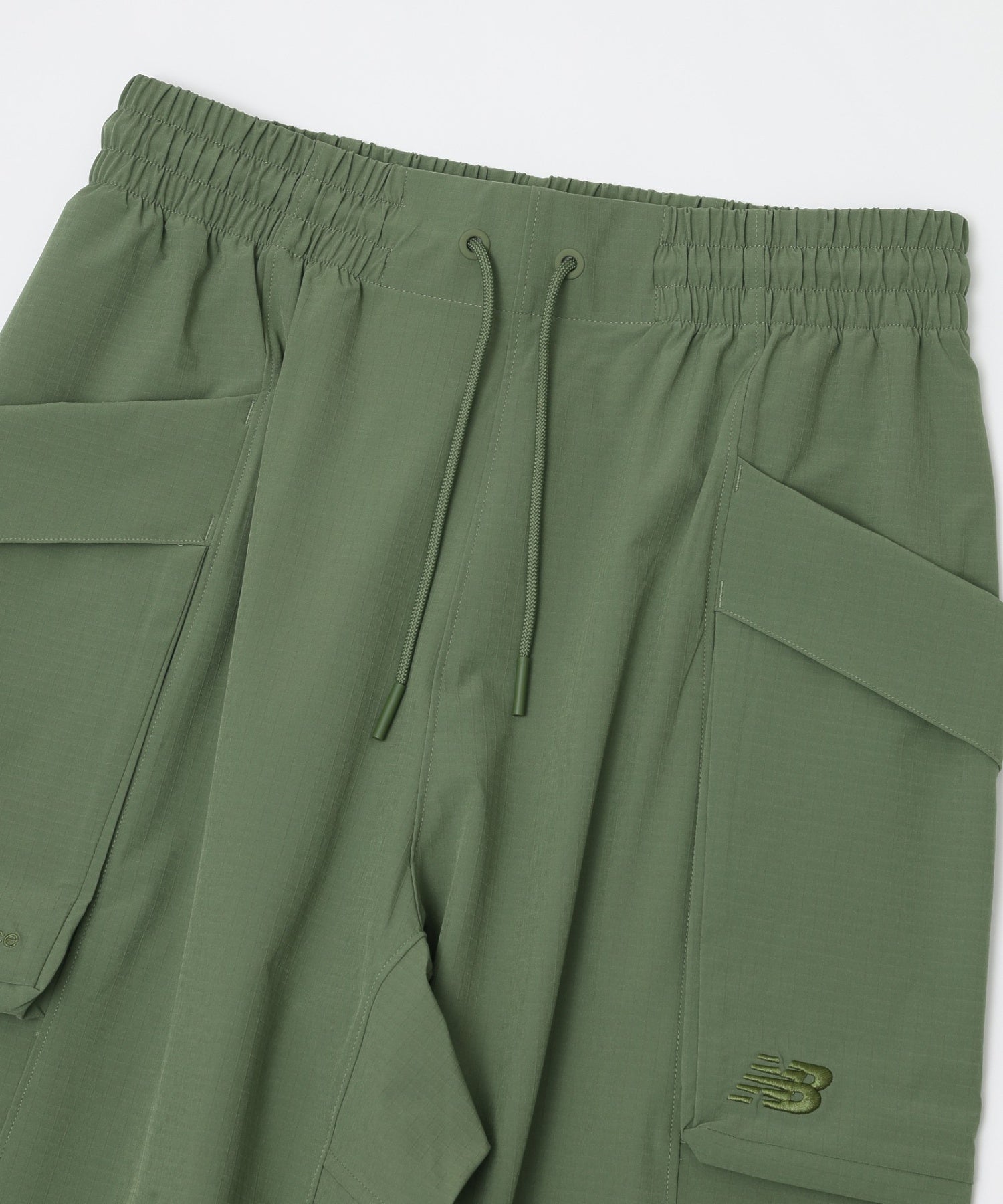NEW BALANCE/ニューバランス/NB Grey cropped cargo pants MB61A5RJ