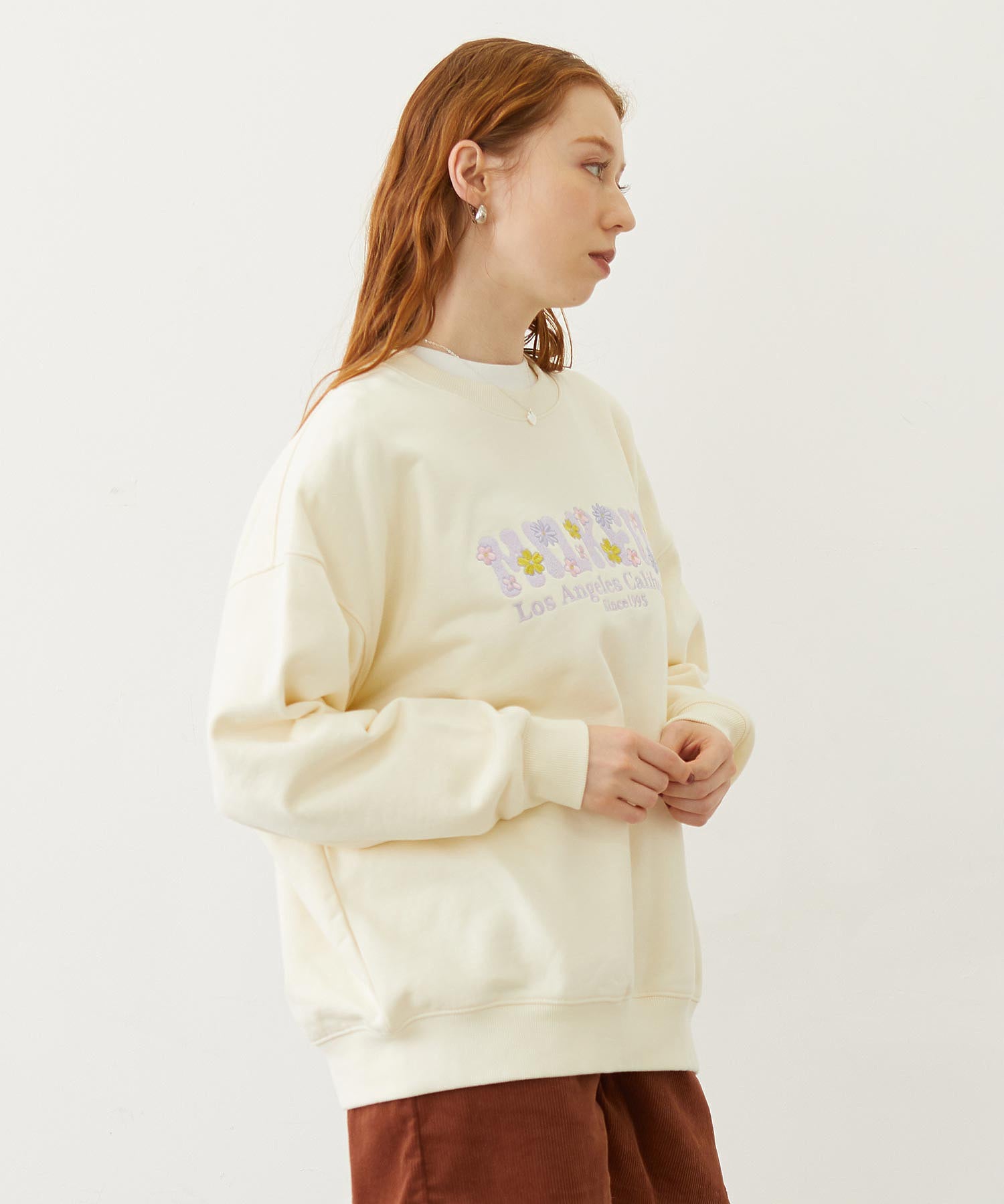 BLOOMING FLOWER EMBROIDERY SWEAT TOP