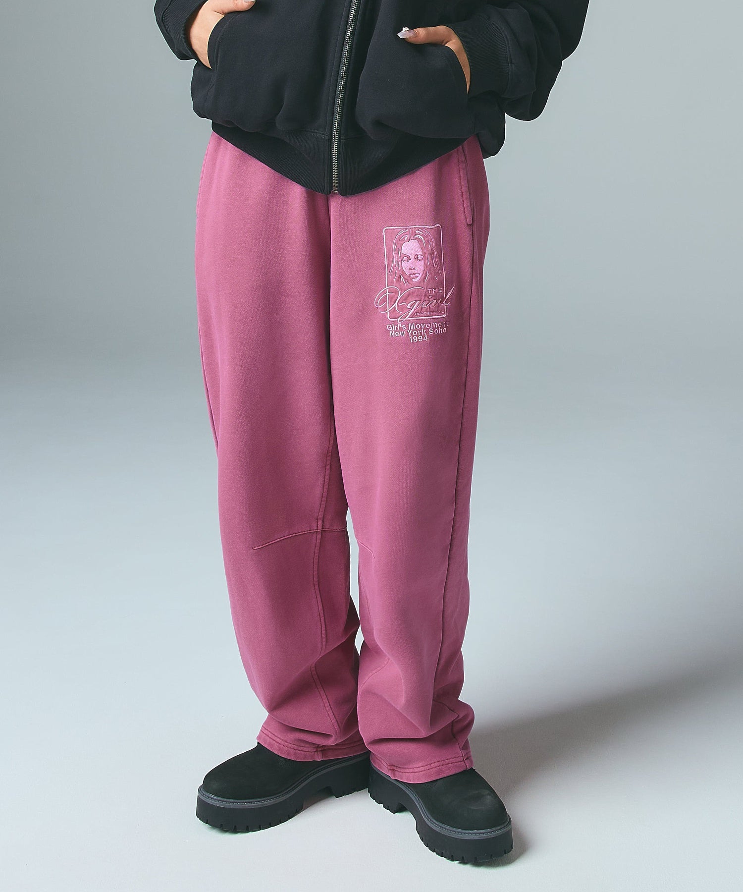 PIGMENT DYED FACE AND LOGO SQUARE PATCH SWEATPANTS