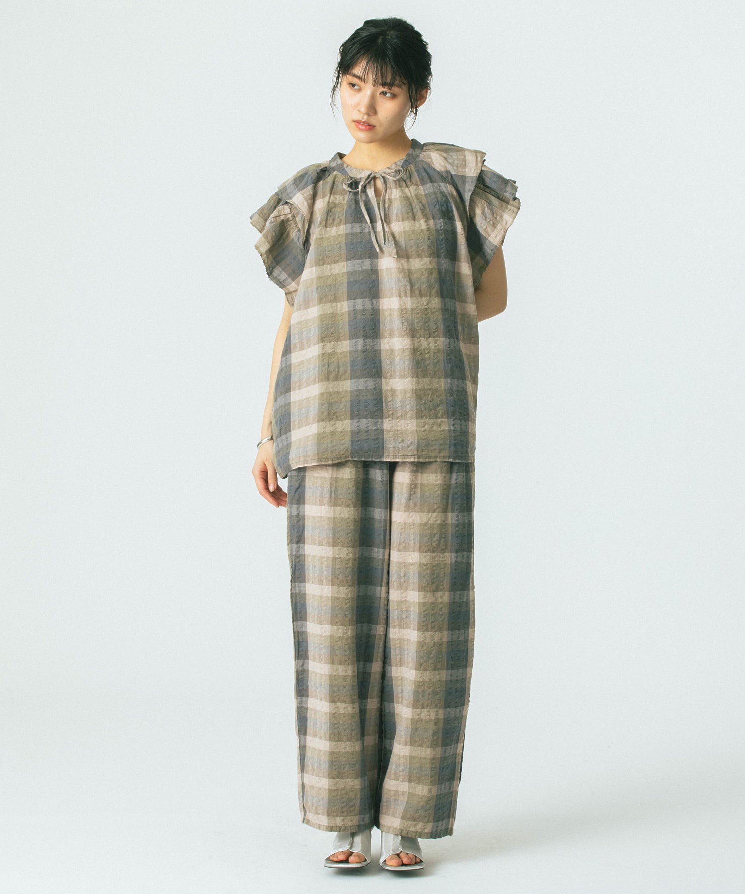 【WEB・一部店舗限定】SUCKER FRILL BLOUSE