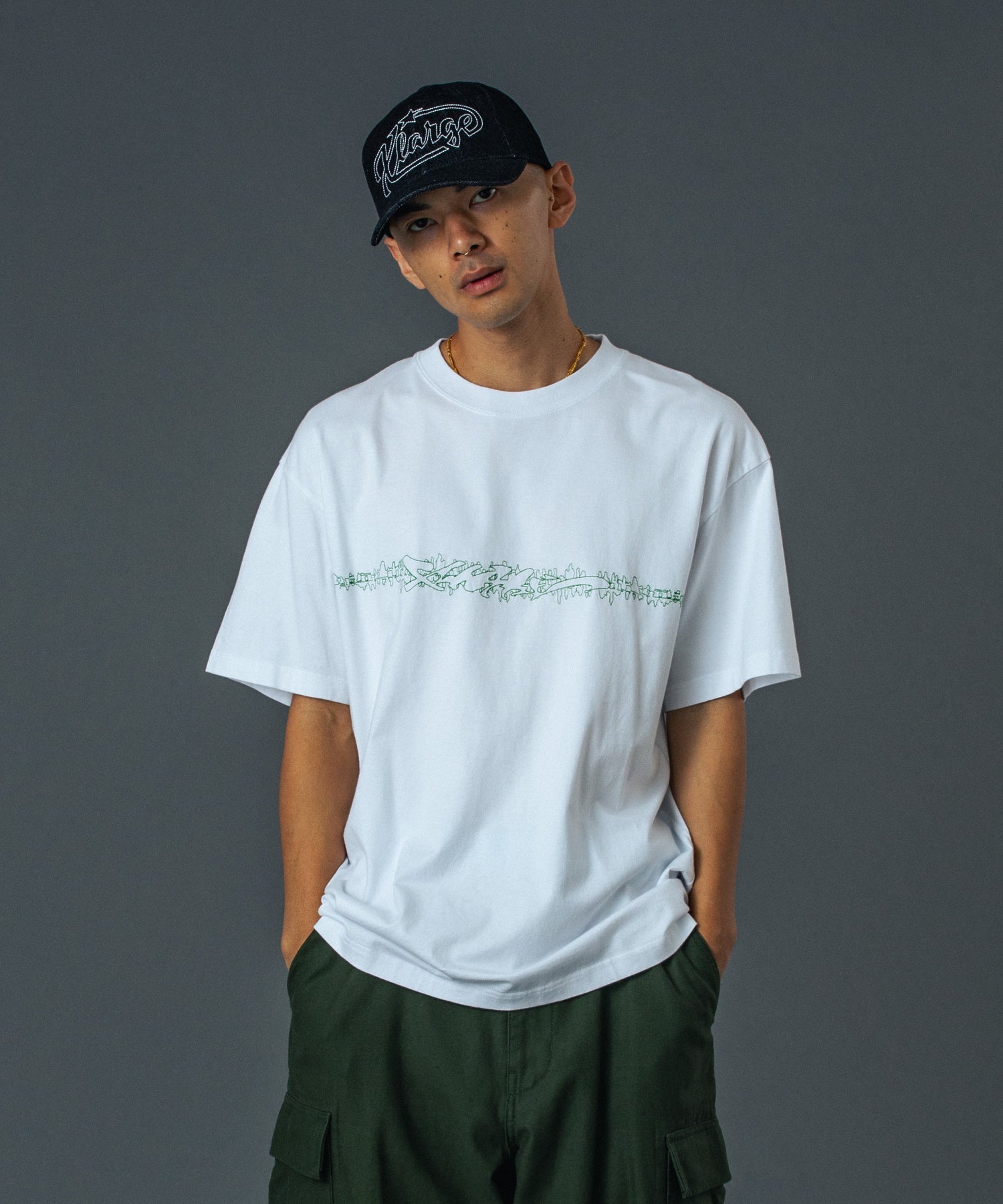 MODEL 身長172cm / 着用サイズ：Lサイズ