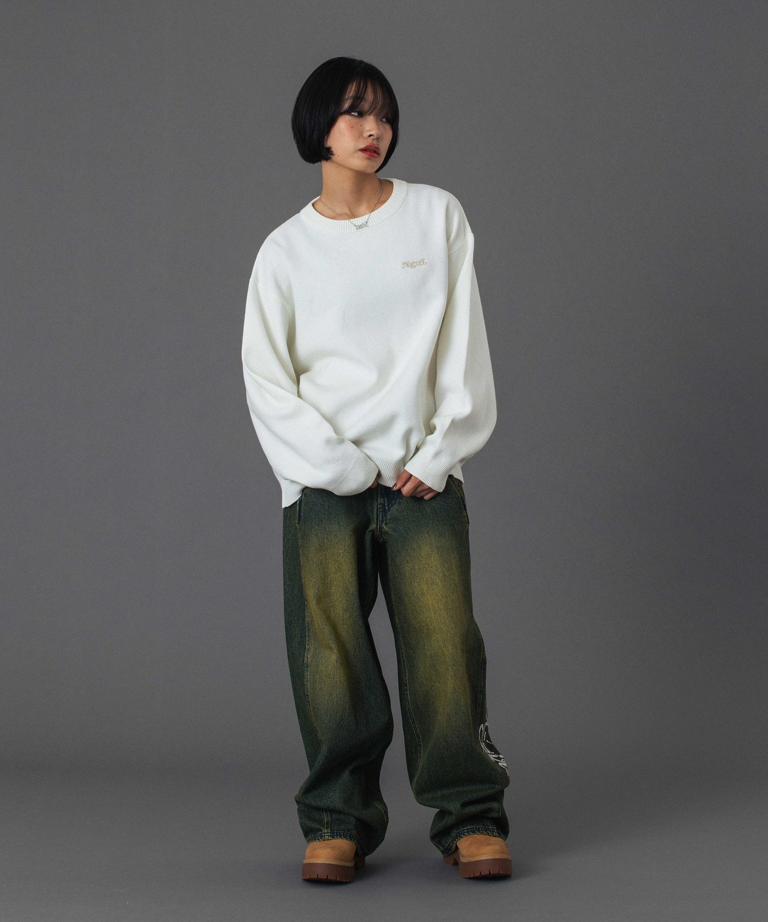 FACE EMBROIDERY KNIT TOP