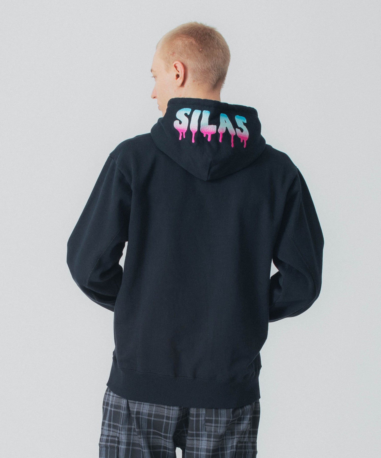 GRADATION EMBROIDERY HOODIE