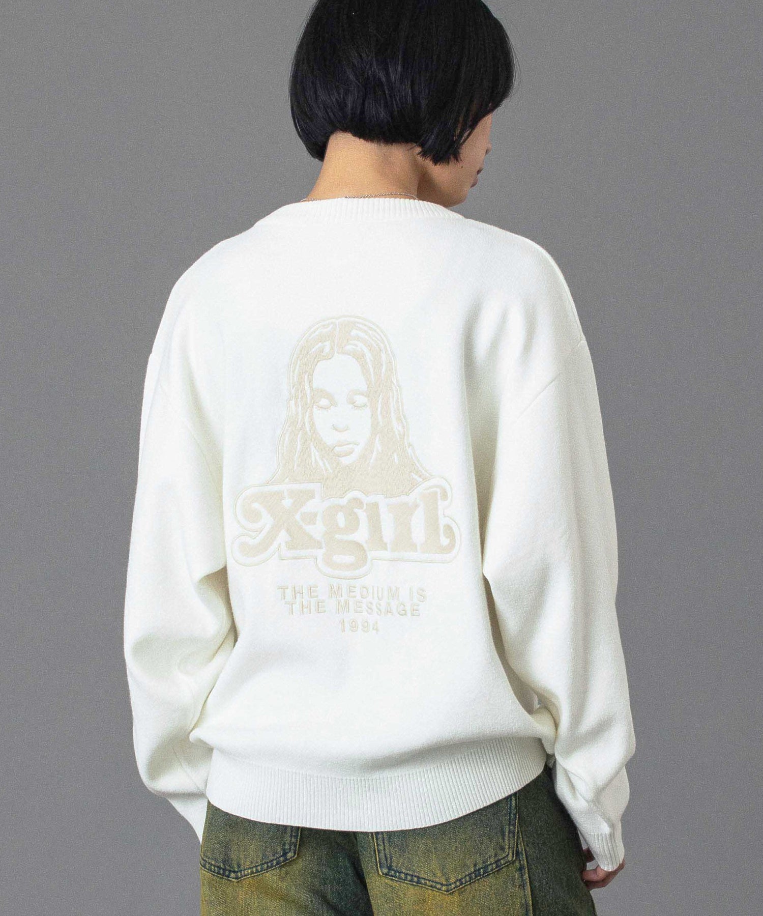 FACE EMBROIDERY KNIT TOP