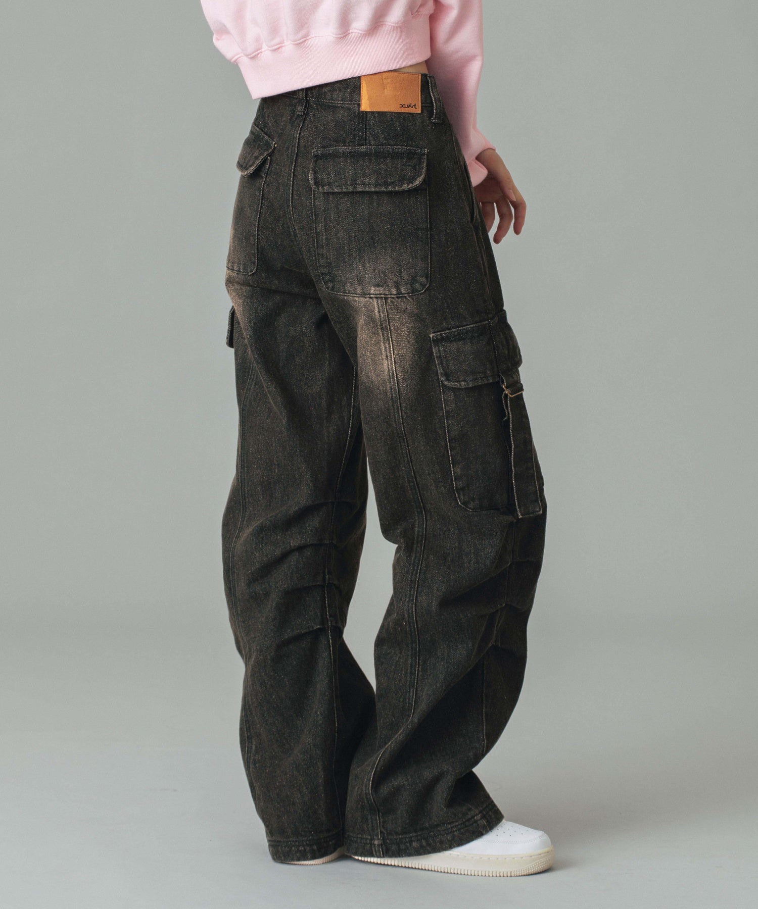 LOW RISE CARGO POCKET DENIM PANTS