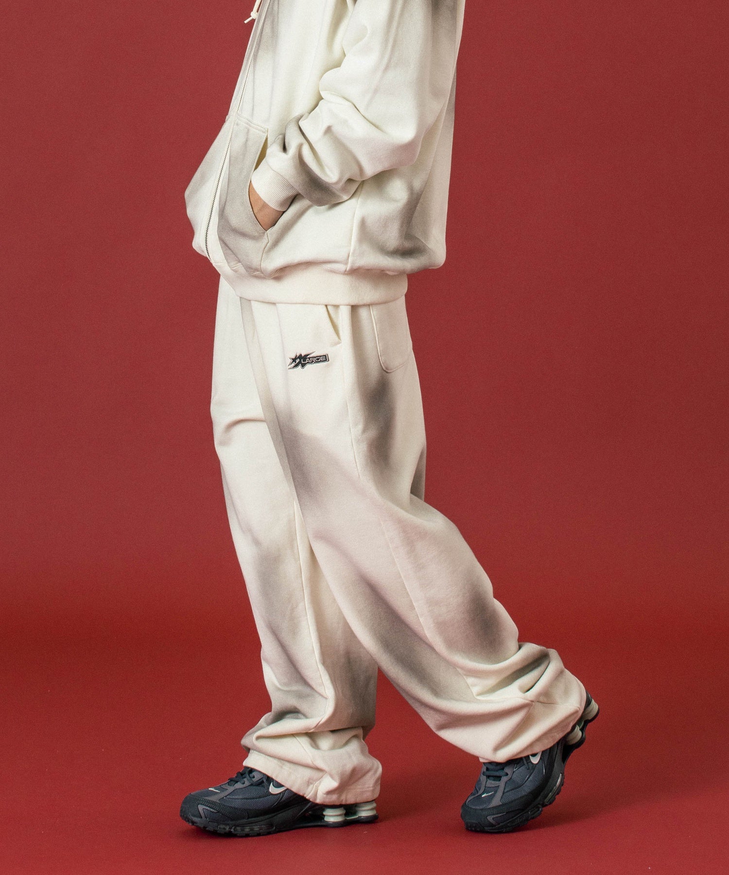 MODEL 身長172cm / 着用サイズ：Lサイズ