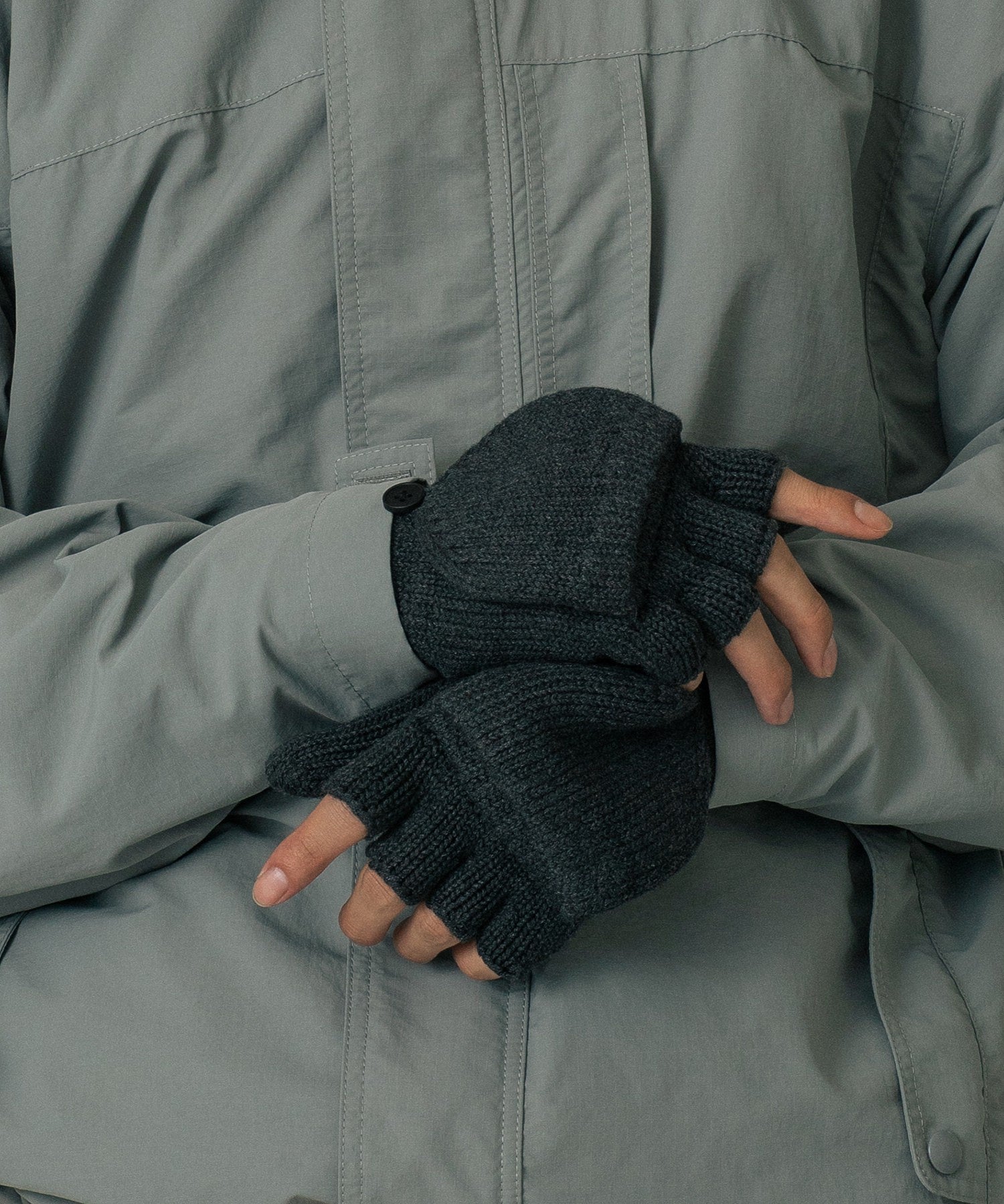 KNIT GLOVES