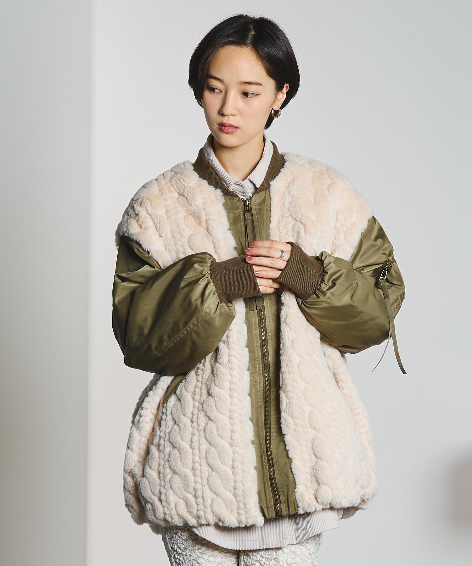 GENE HEAVENS/CABLE EMBOS/FAUX FUR MA1 JACKET