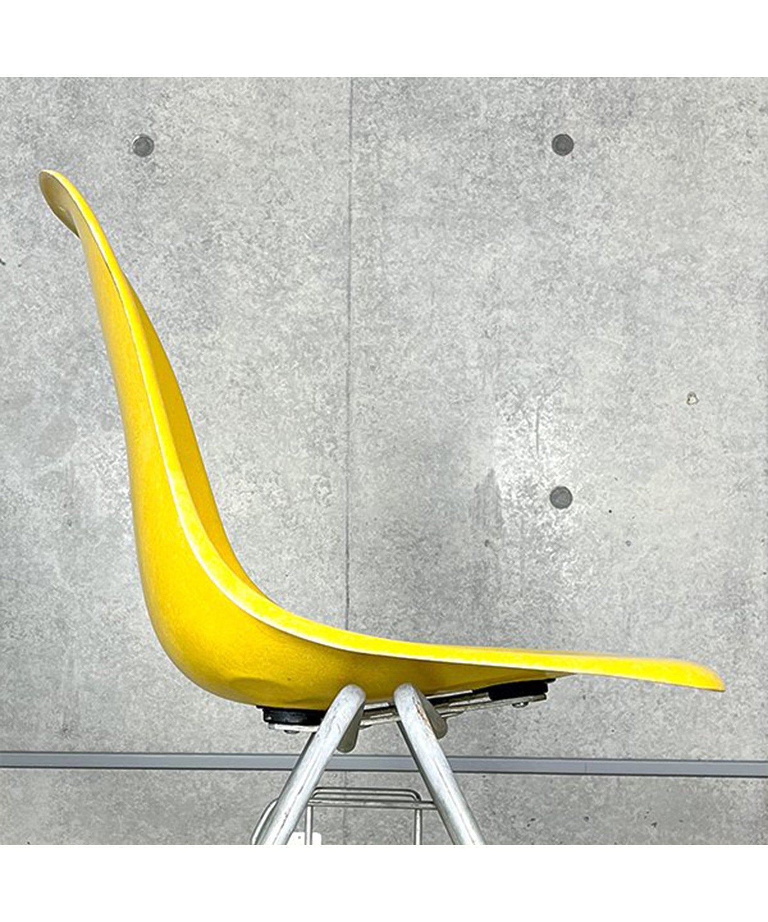 HermanMiller Side Shell / Brilliant Yellow