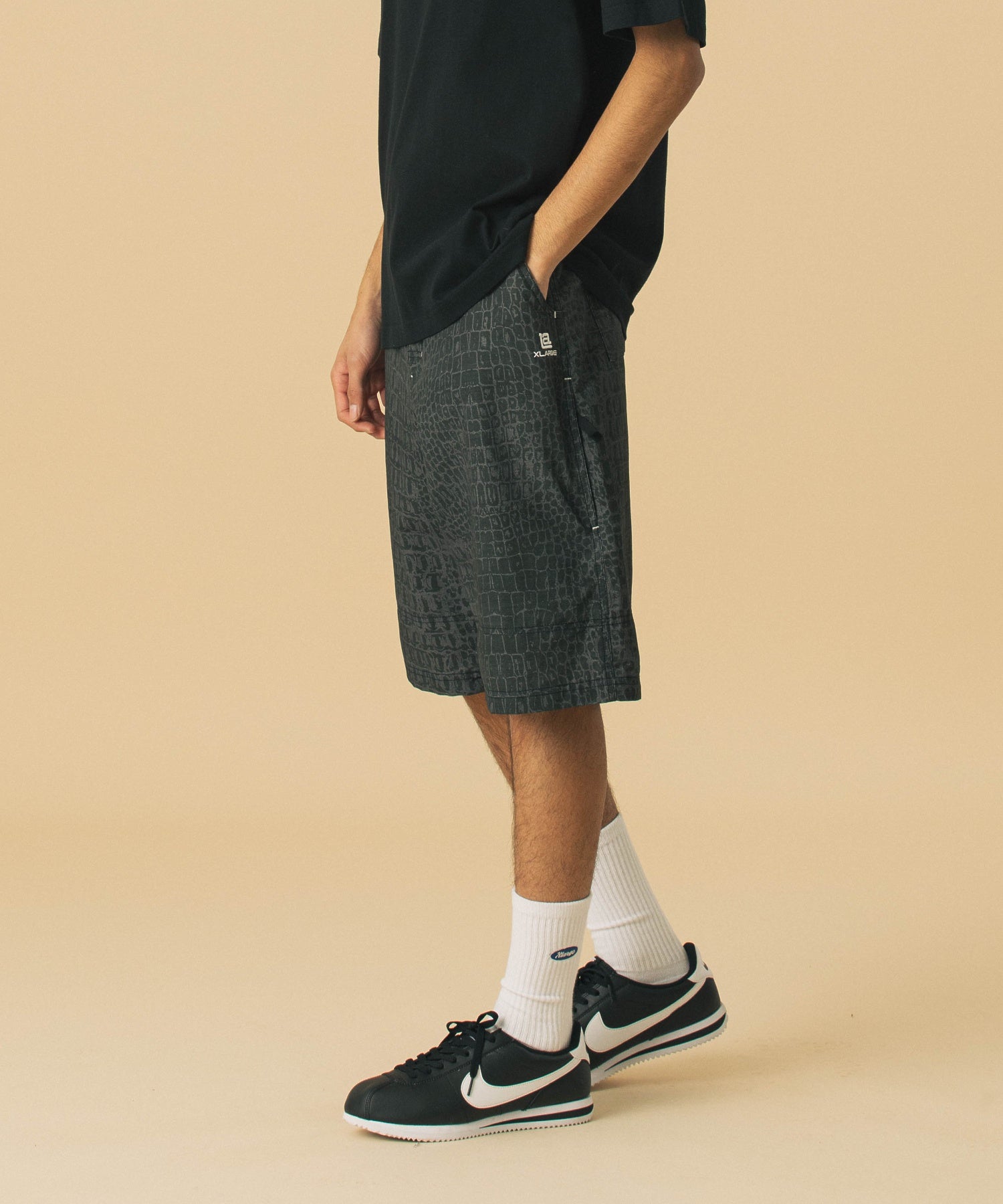 MODEL 身長183cm / 着用サイズ：34inch