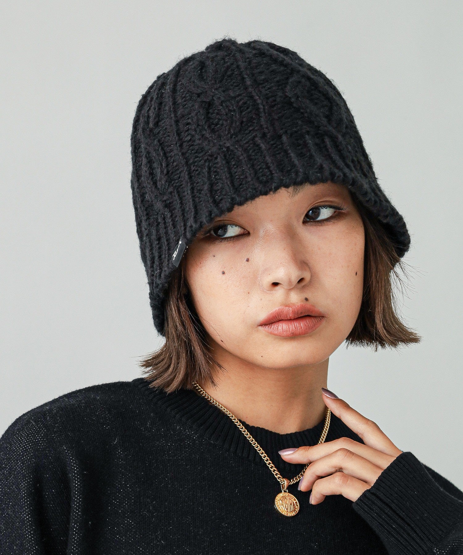 CABLE KNIT HAT