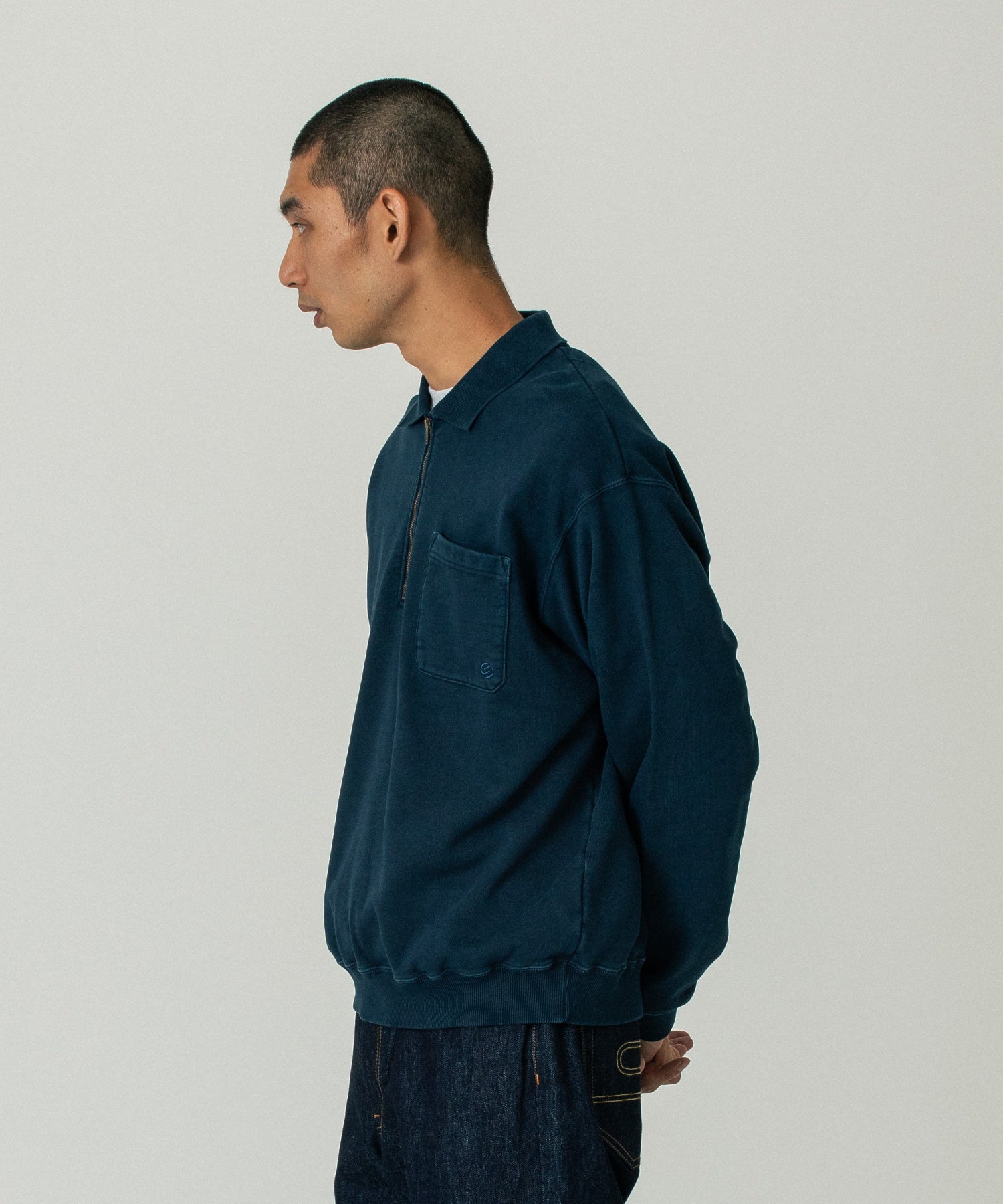 HALF ZIP SWEATSHIRT