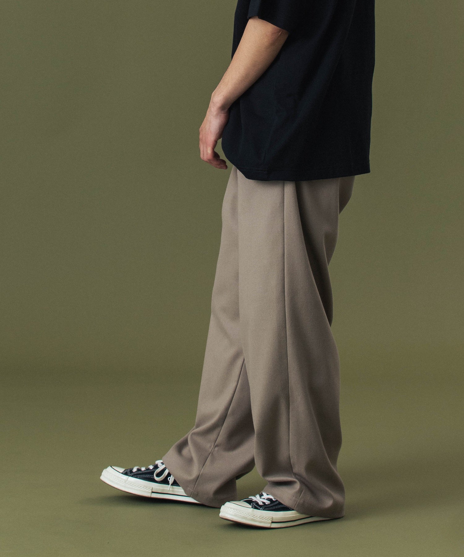 WIDE TUCK PANTS