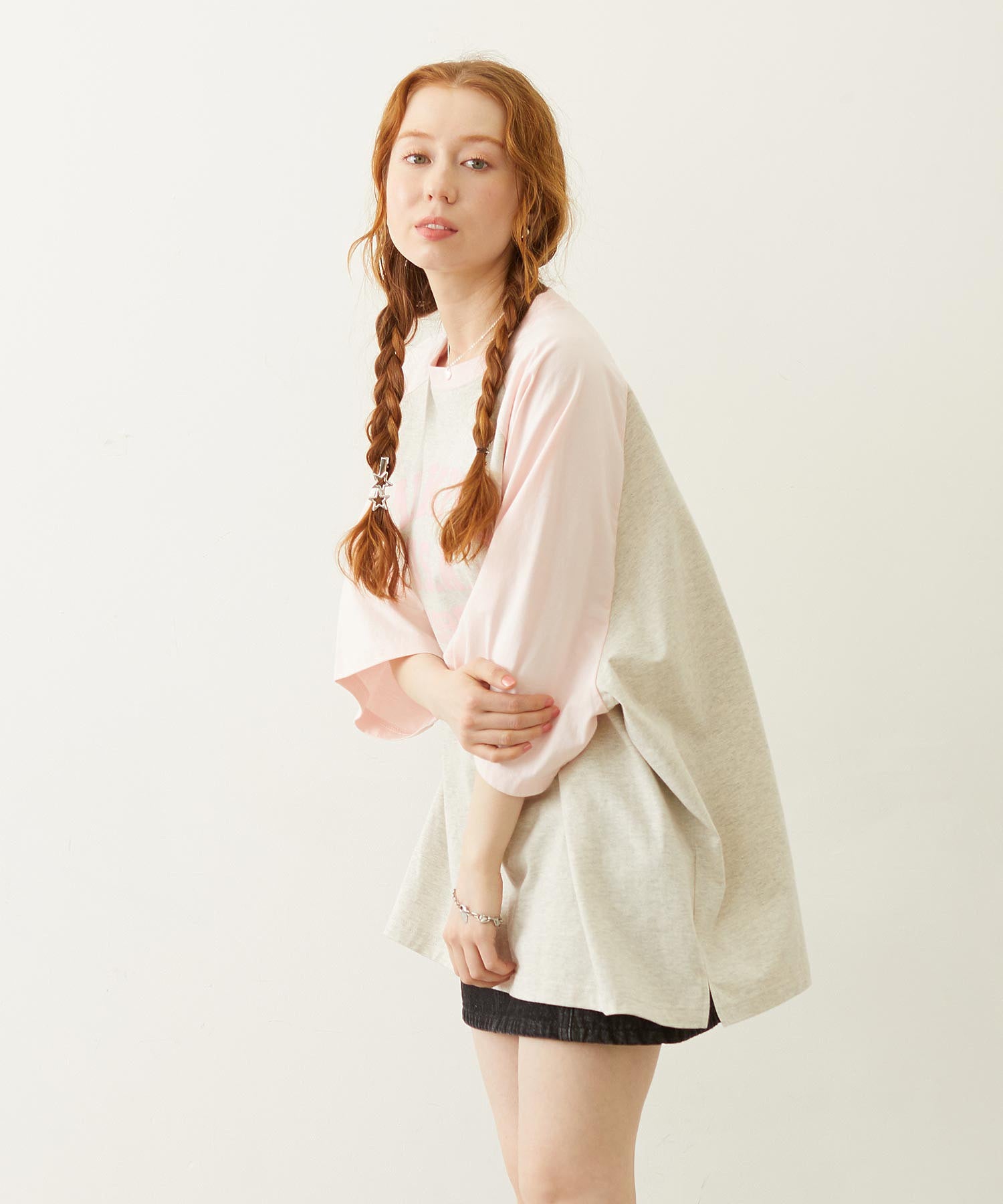 COLLEGE LOGO BIG S/S TOP