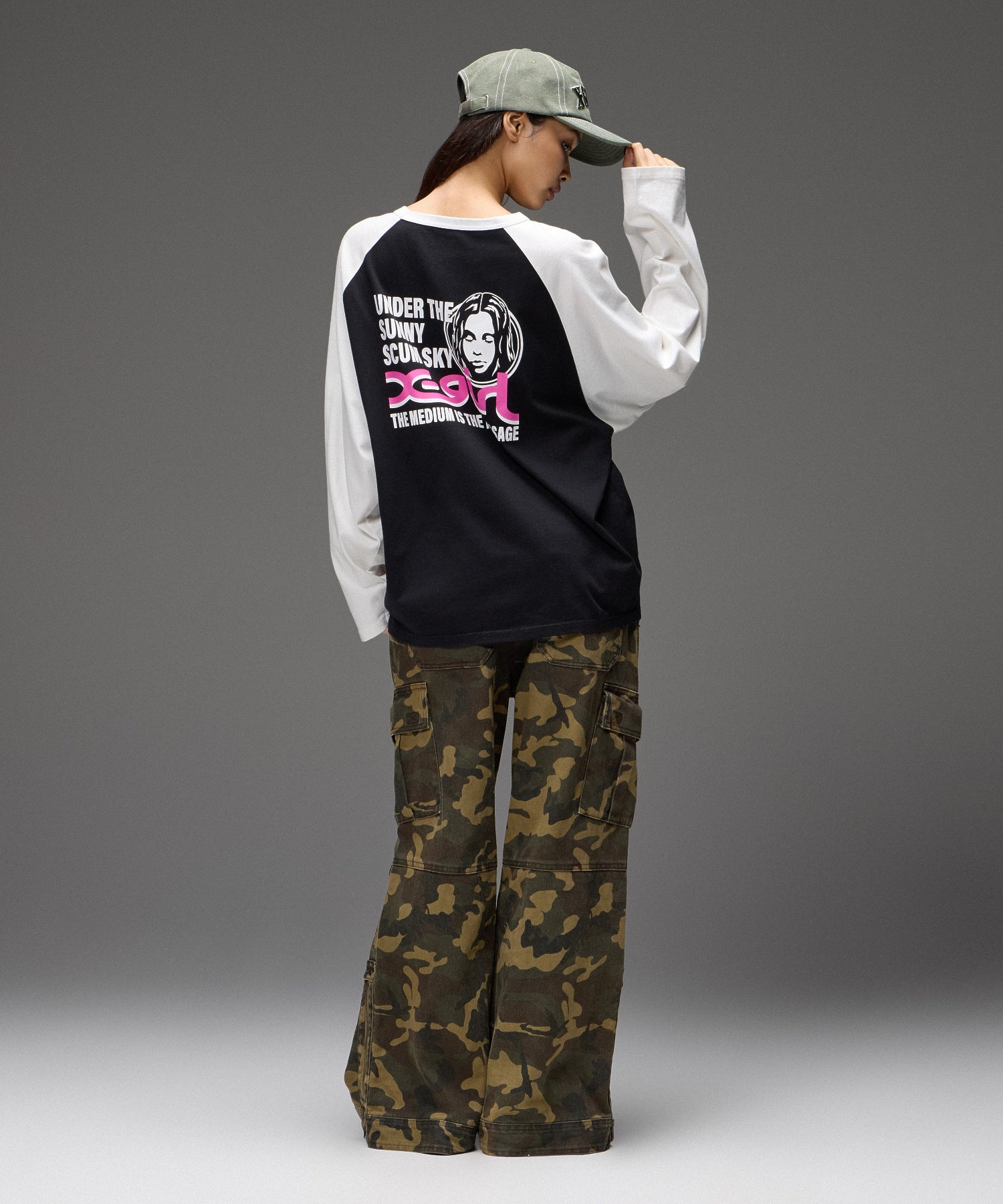 CIRCLE FACE LOGO B/B BIG TEE