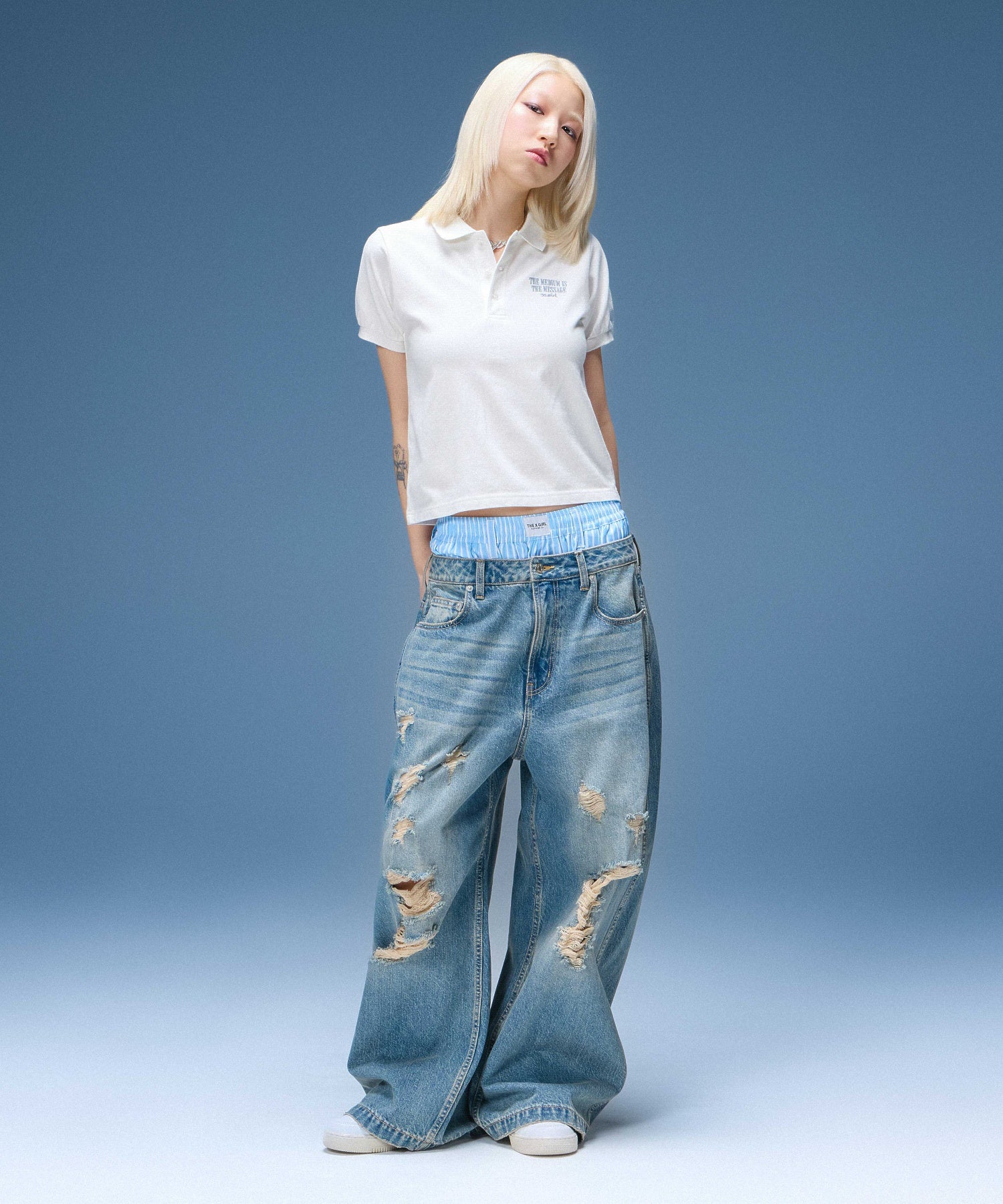 DISTRESSED BAGGY DENIM PANTS