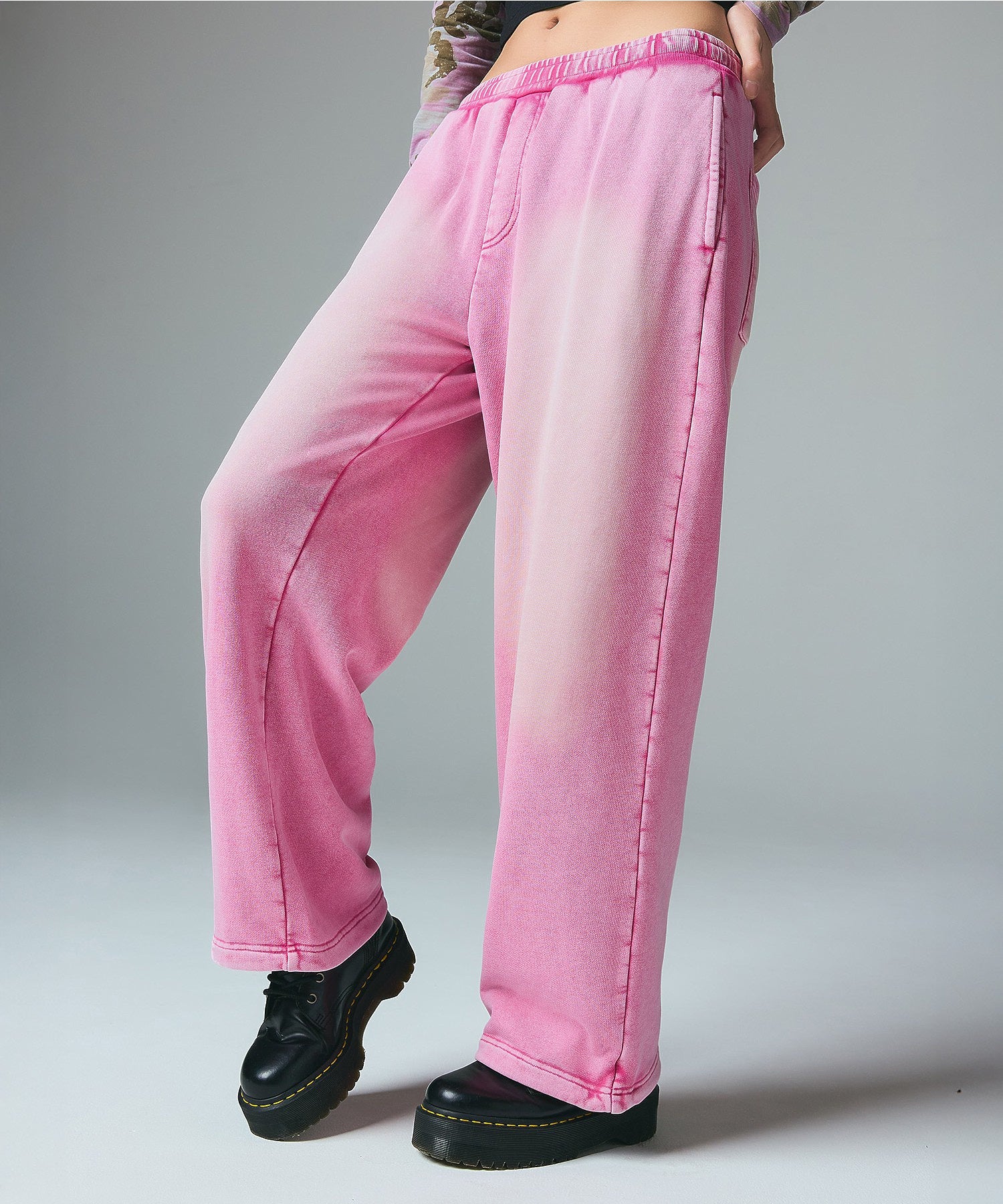 FACE LABEL WASHED SWEATPANTS