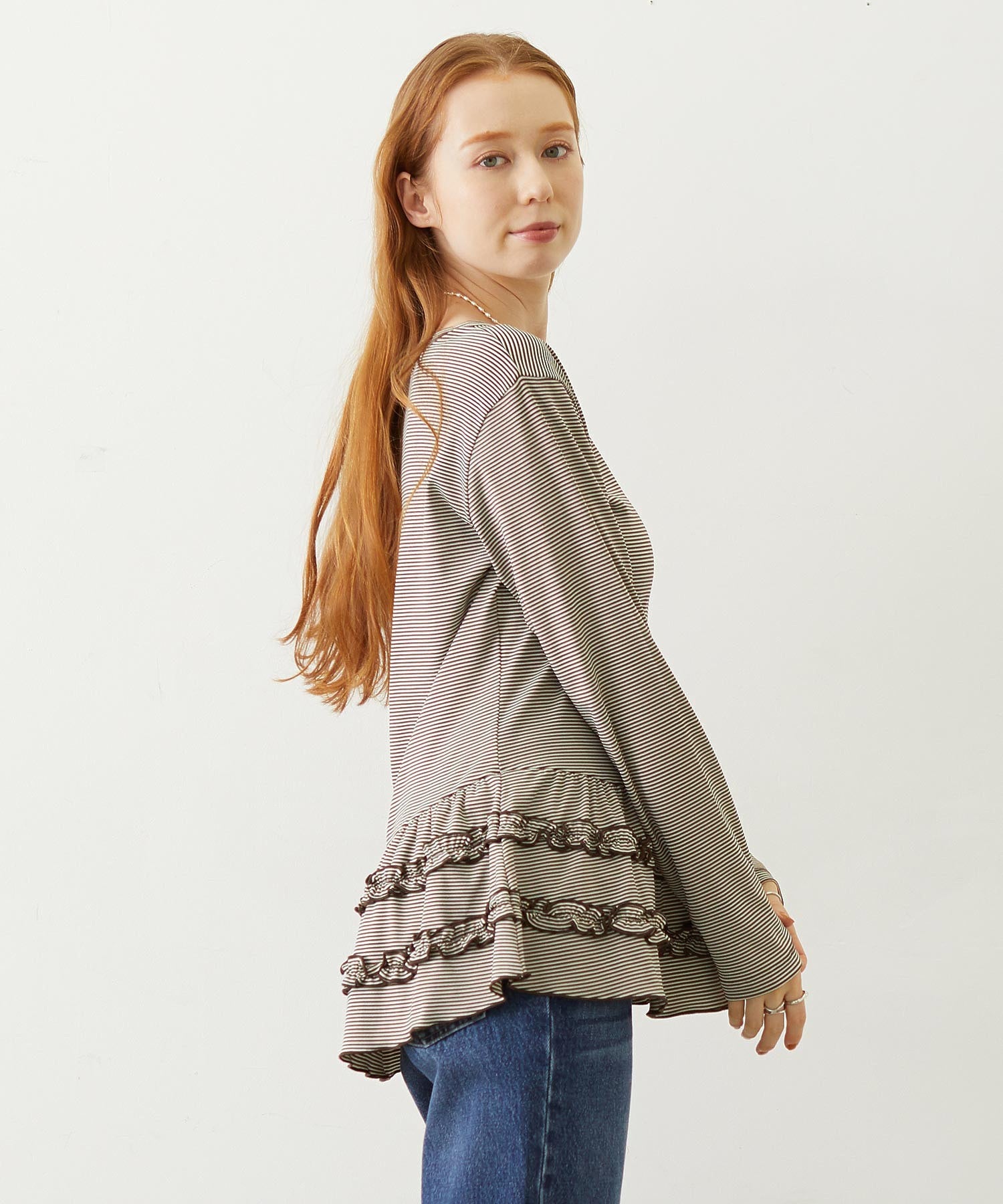 RUFFLE HEM L/S TOP