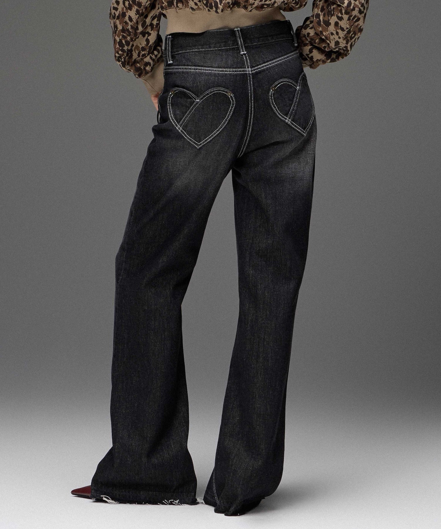 HEART POCKET FLARE DENIM PANTS