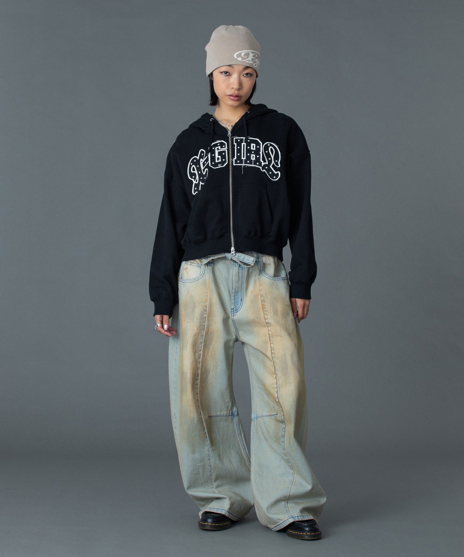 FADED FACE LABEL WIDE BAGGY DENIM PANTS