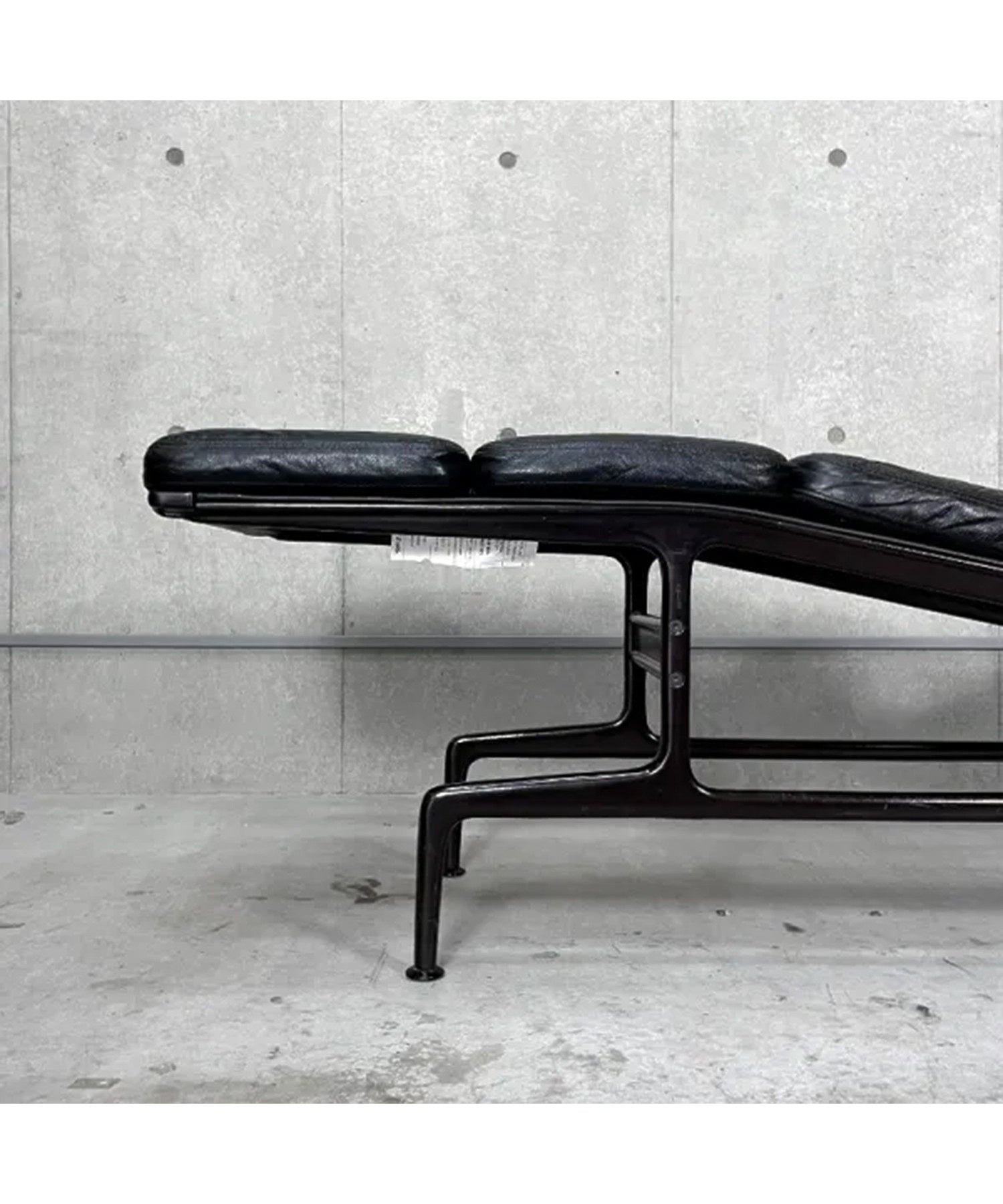 Eames Chaise