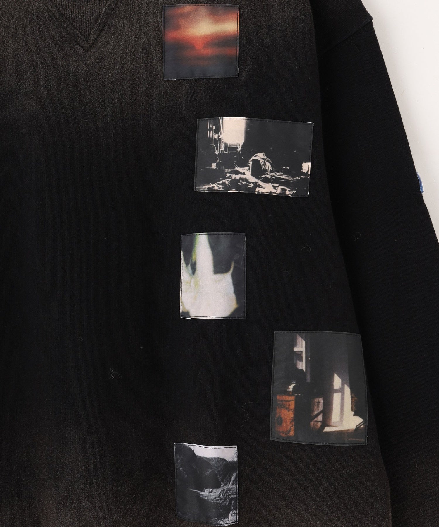 DEVA STATES/ディーヴァ ステイツ/RECLUSE Distressed Crewneck Sweater