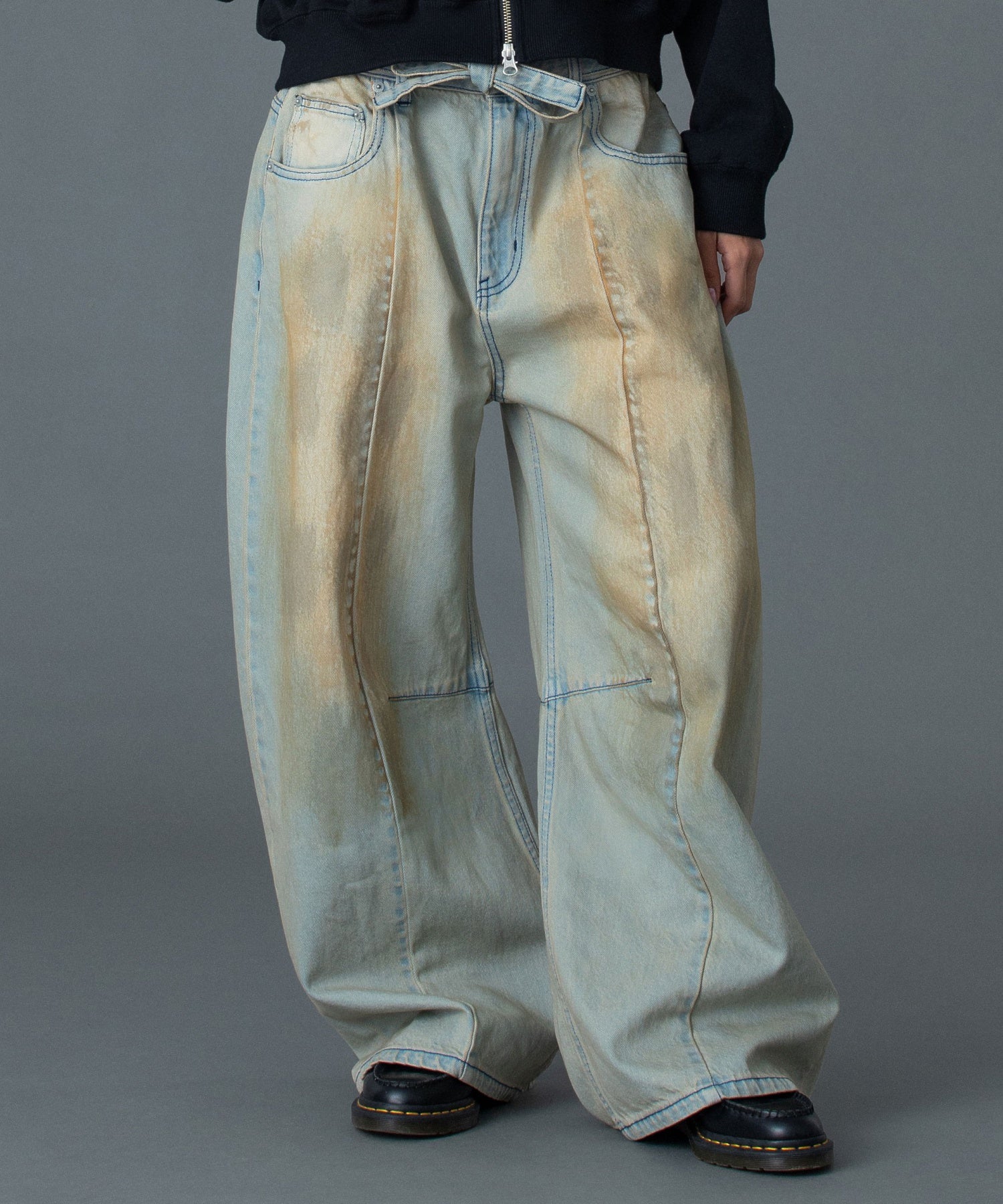FADED FACE LABEL WIDE BAGGY DENIM PANTS