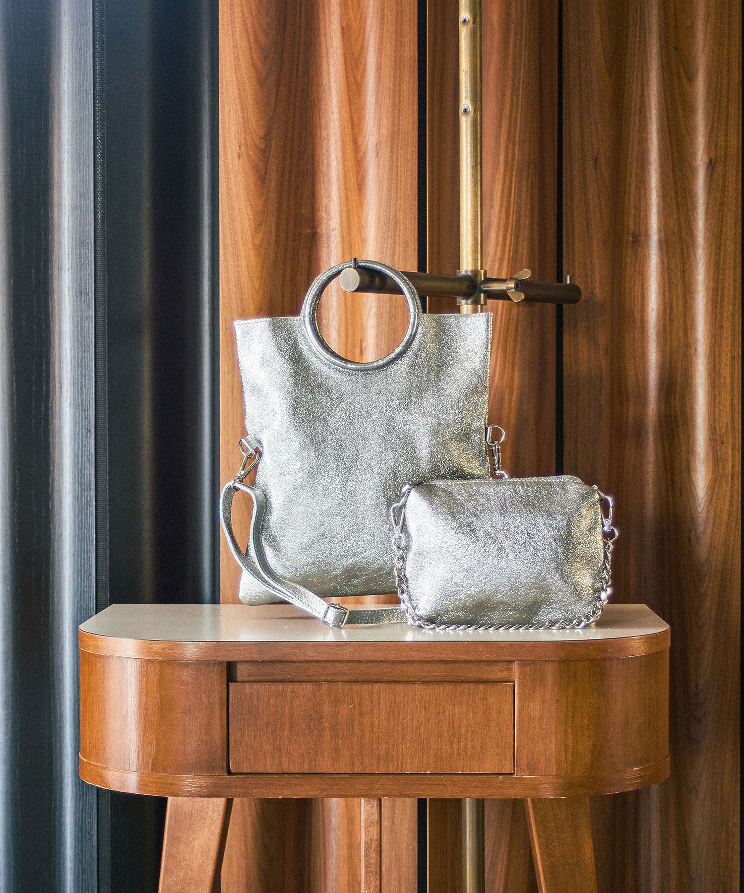 LAURA DI MAGGIO/サークルハンドルショルダーバッグ