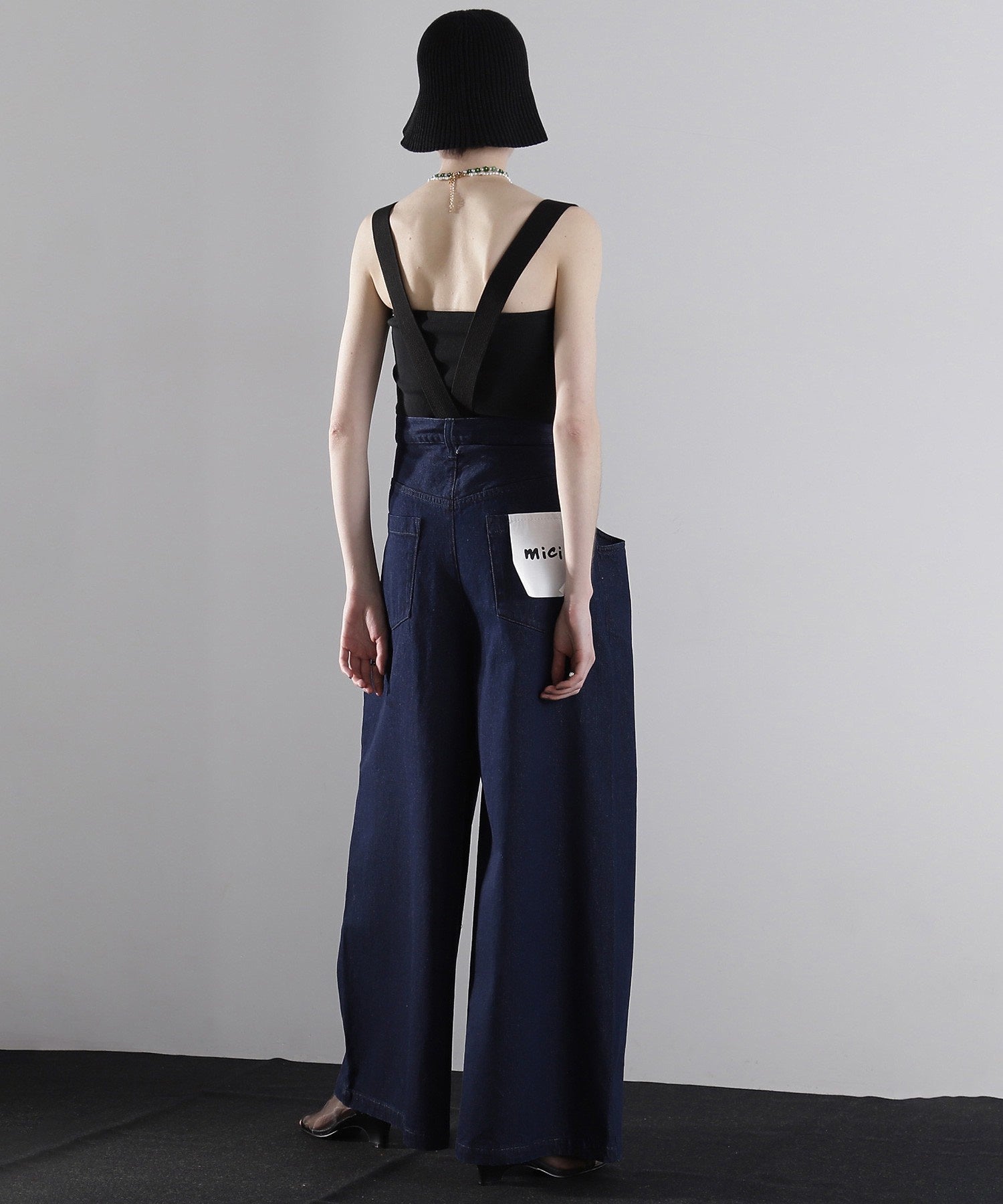 サスペンダータックワイドパンツ