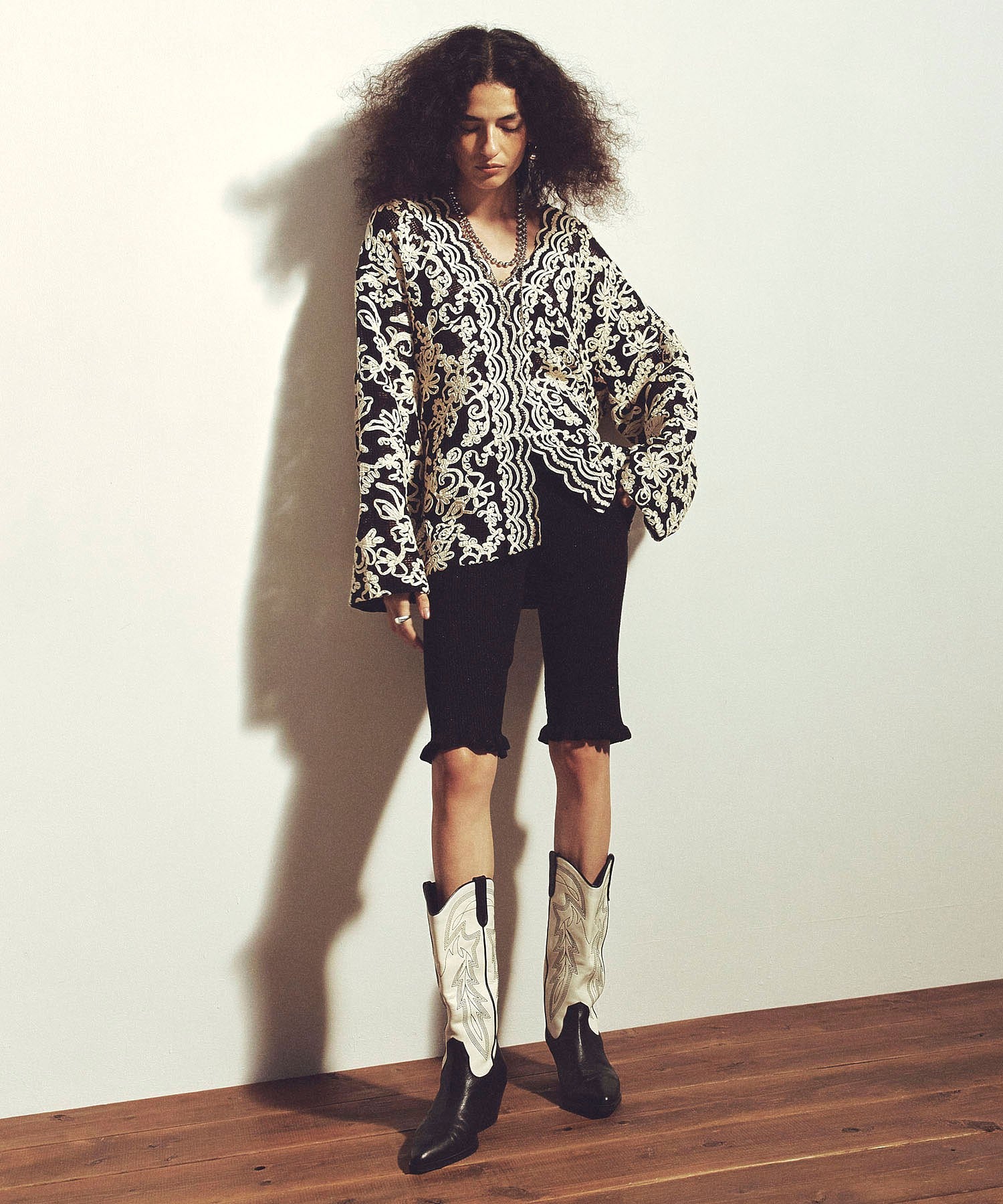 mag.by c/EMBROIDERY MESH SHIRT