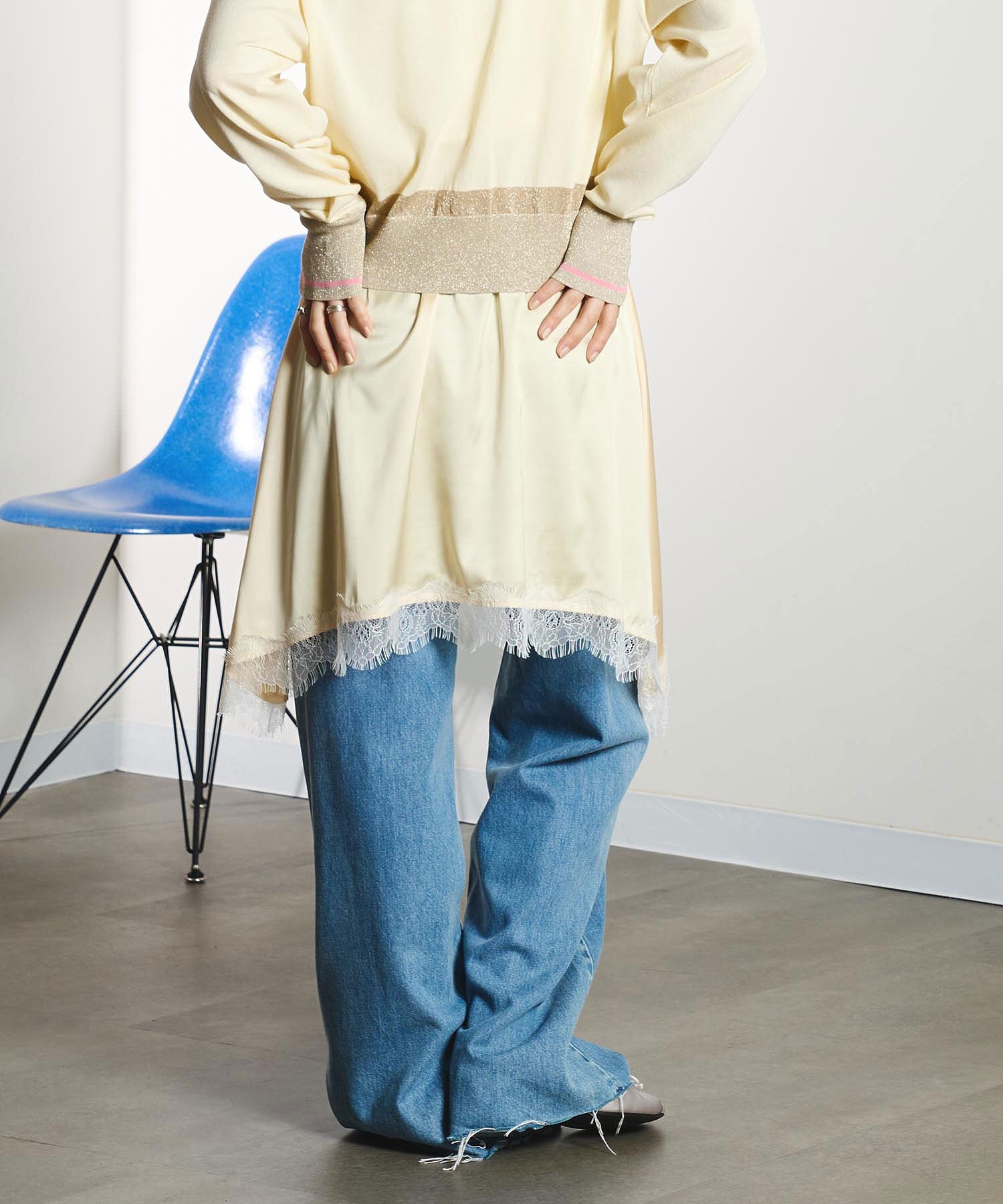 LACE HEM SATIN SKIRT