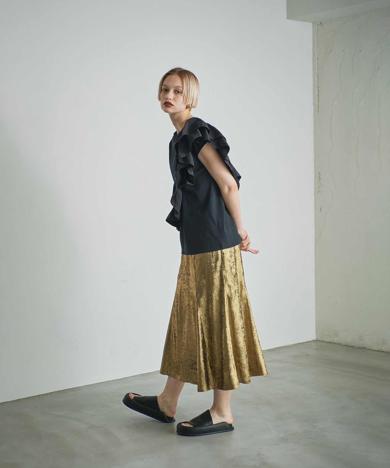 セミフレアメタリックスカート