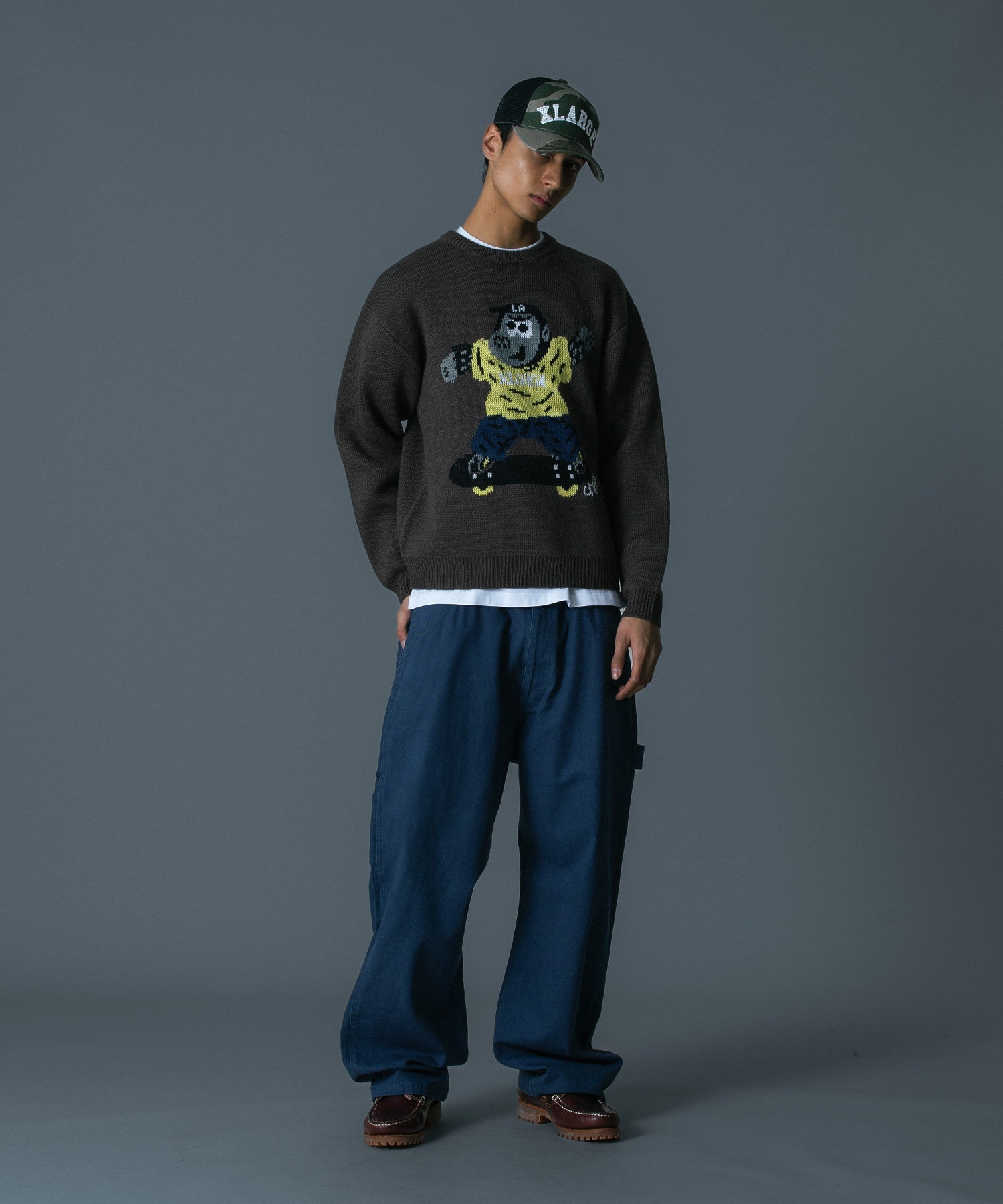 GORILLA CREWNECK KNIT SWEATER