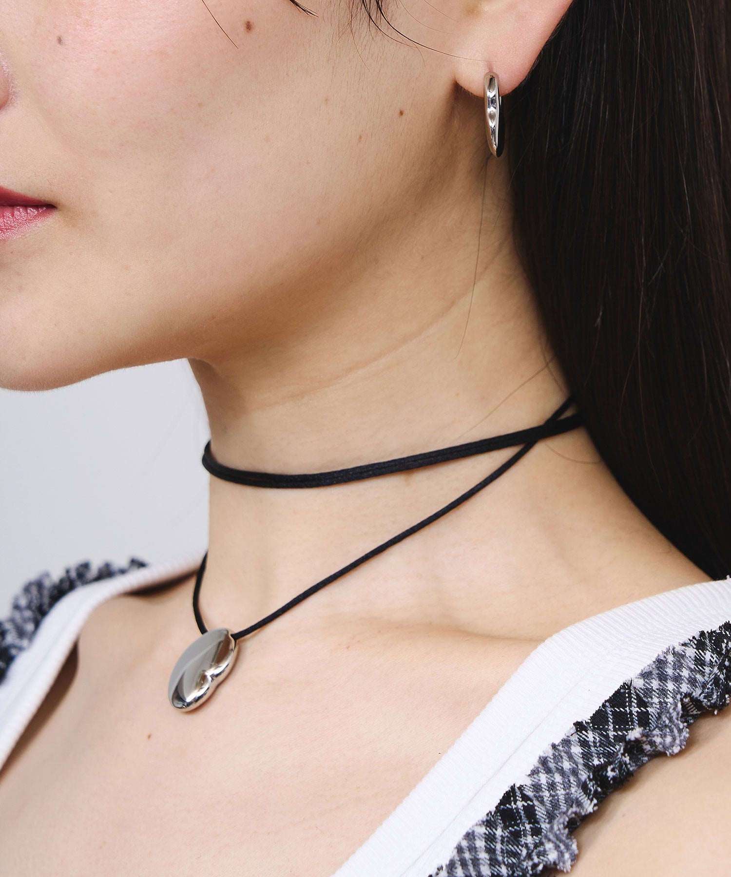 SOAC/PLUMP DROP CORD NECKLACE