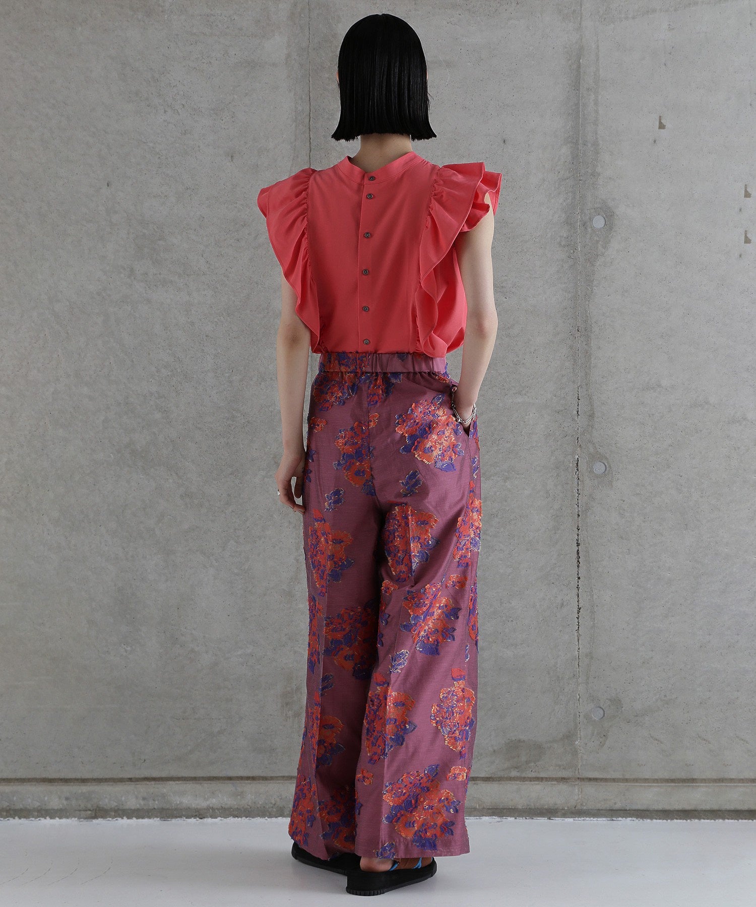 【WEB・一部店舗限定】2WAYフリルブラウス