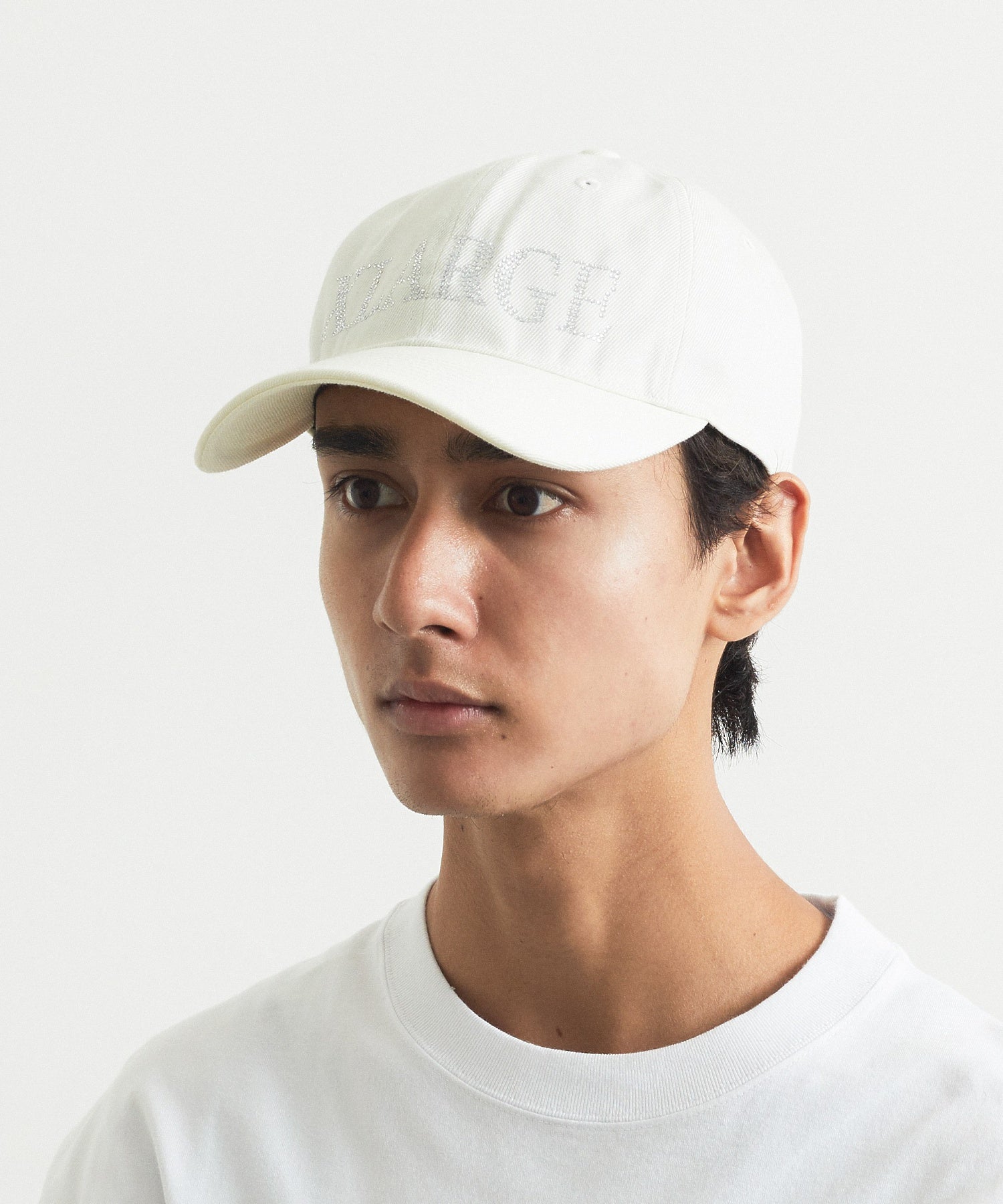 MODEL身長：183cm / 着用サイズ：ONE SIZE