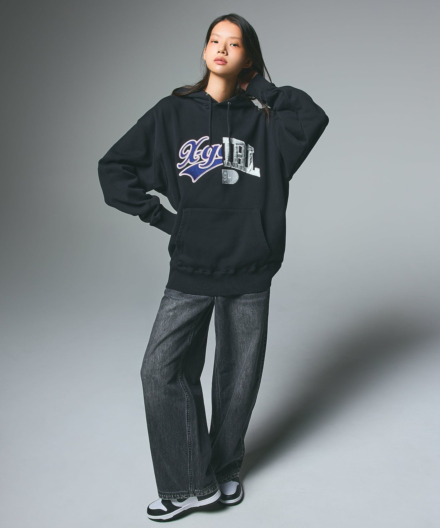 LOGO POCKET LOOSE DENIM PANTS