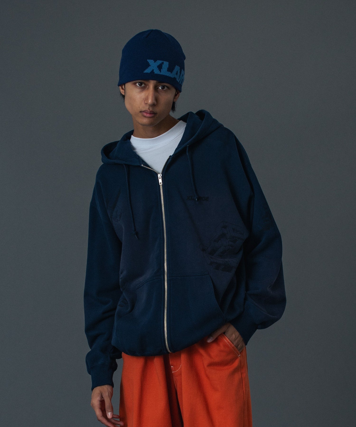 MODEL 身長183cm / 着用サイズ：Lサイズ