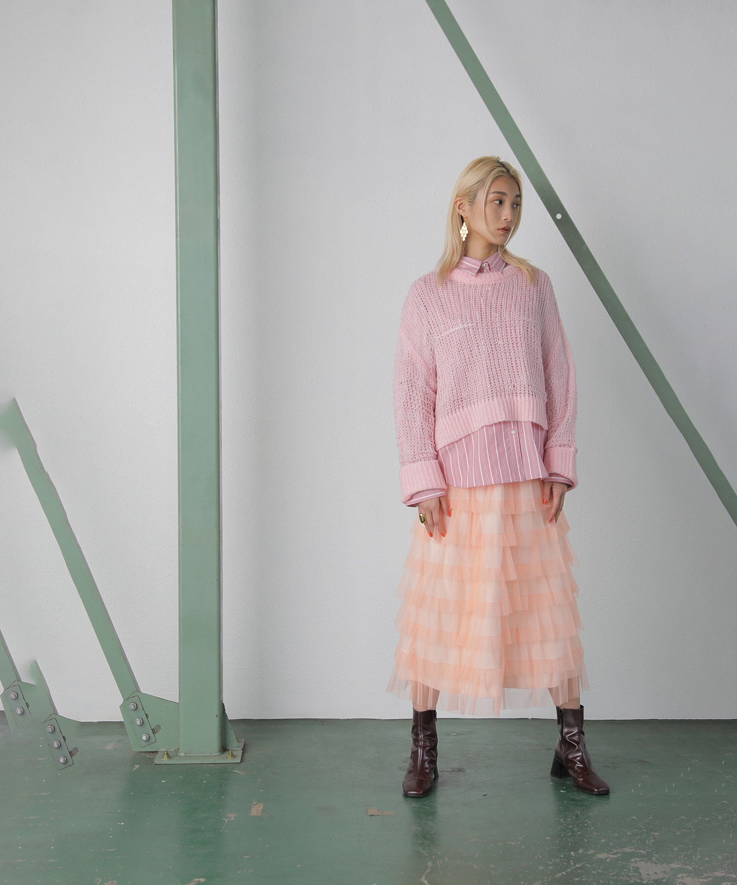 クロップドシアーニット