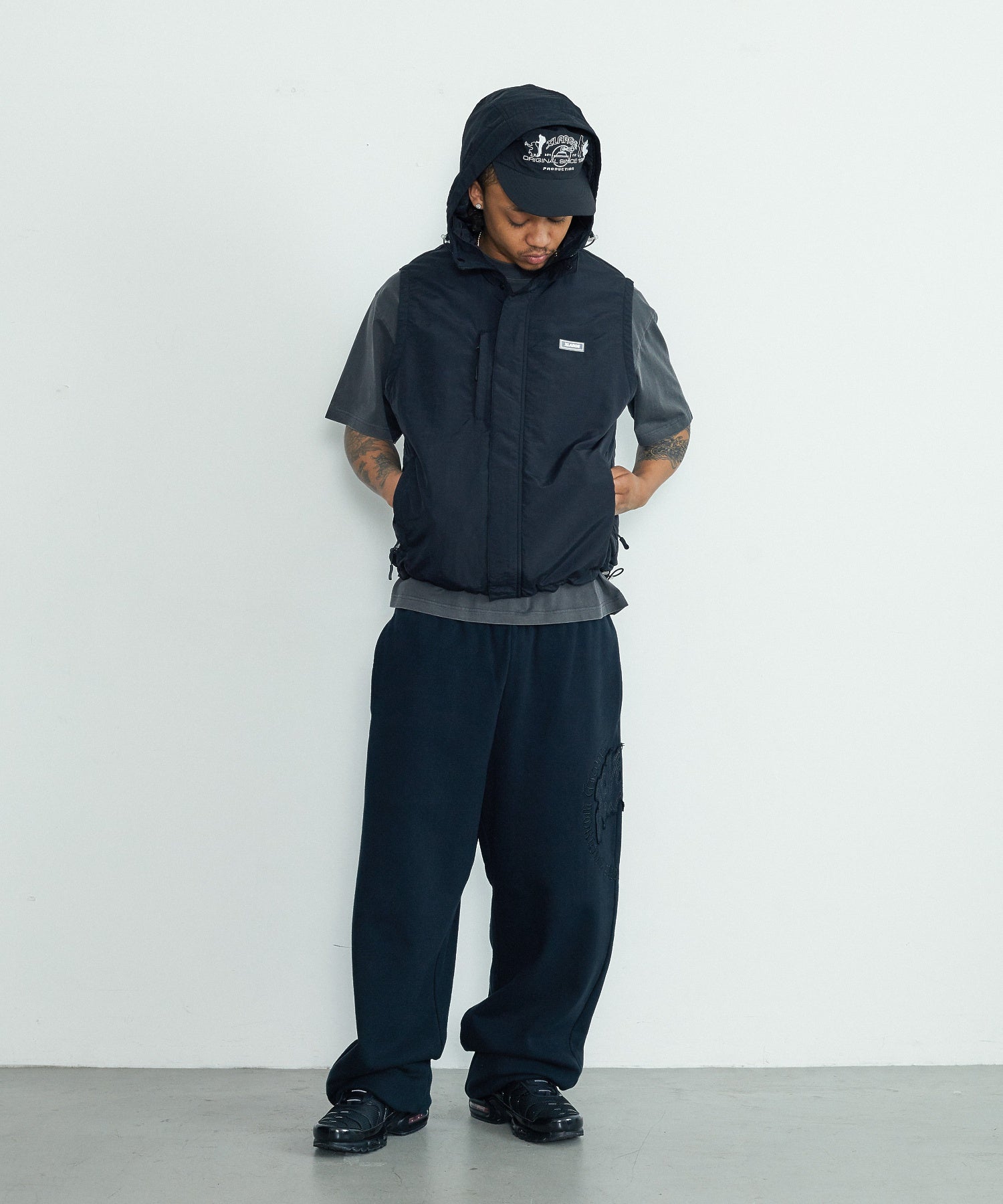 PRODUCTION LOGO CAP