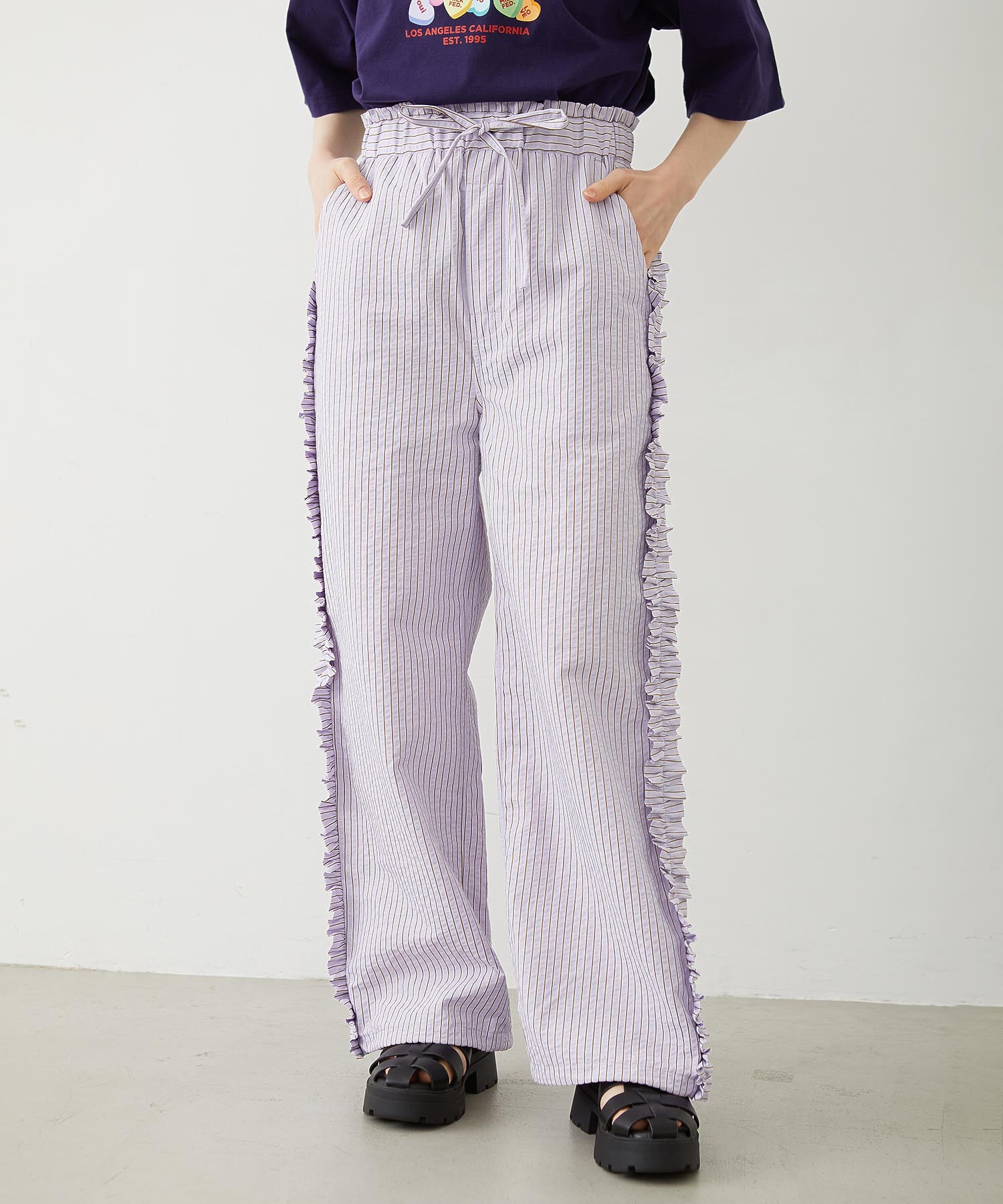 STRIPED RUFFLE PANTS