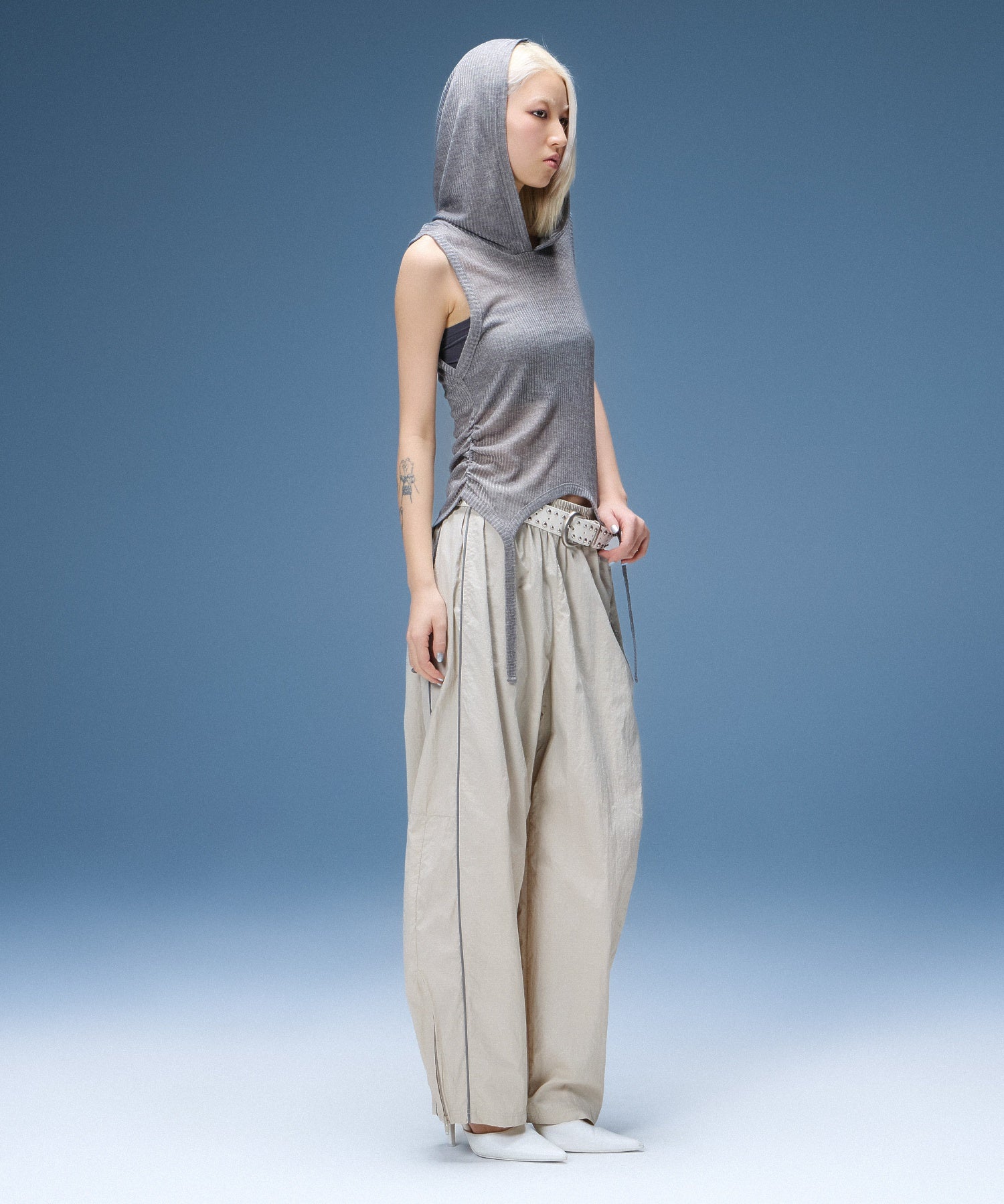 SHEER SLEEVELESS RIBBED HOODED TOP