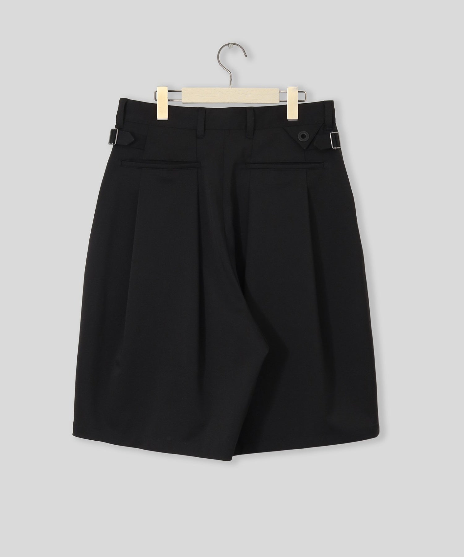 WHITE MOUNTAINEERING/ホワイトマウンテニアリング/8 TUCK WIDE SHORT PANTS WM2671403