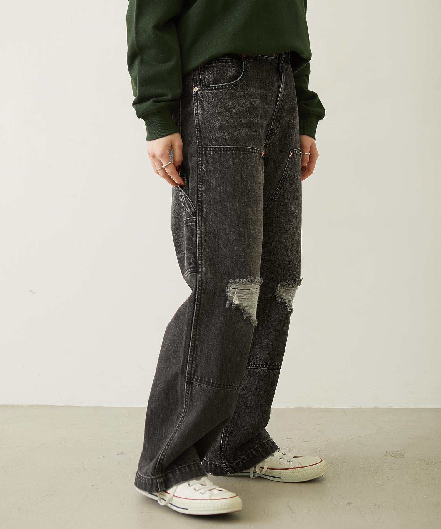 DOUBLE KNEE DISTRESSED DENIM PANTS