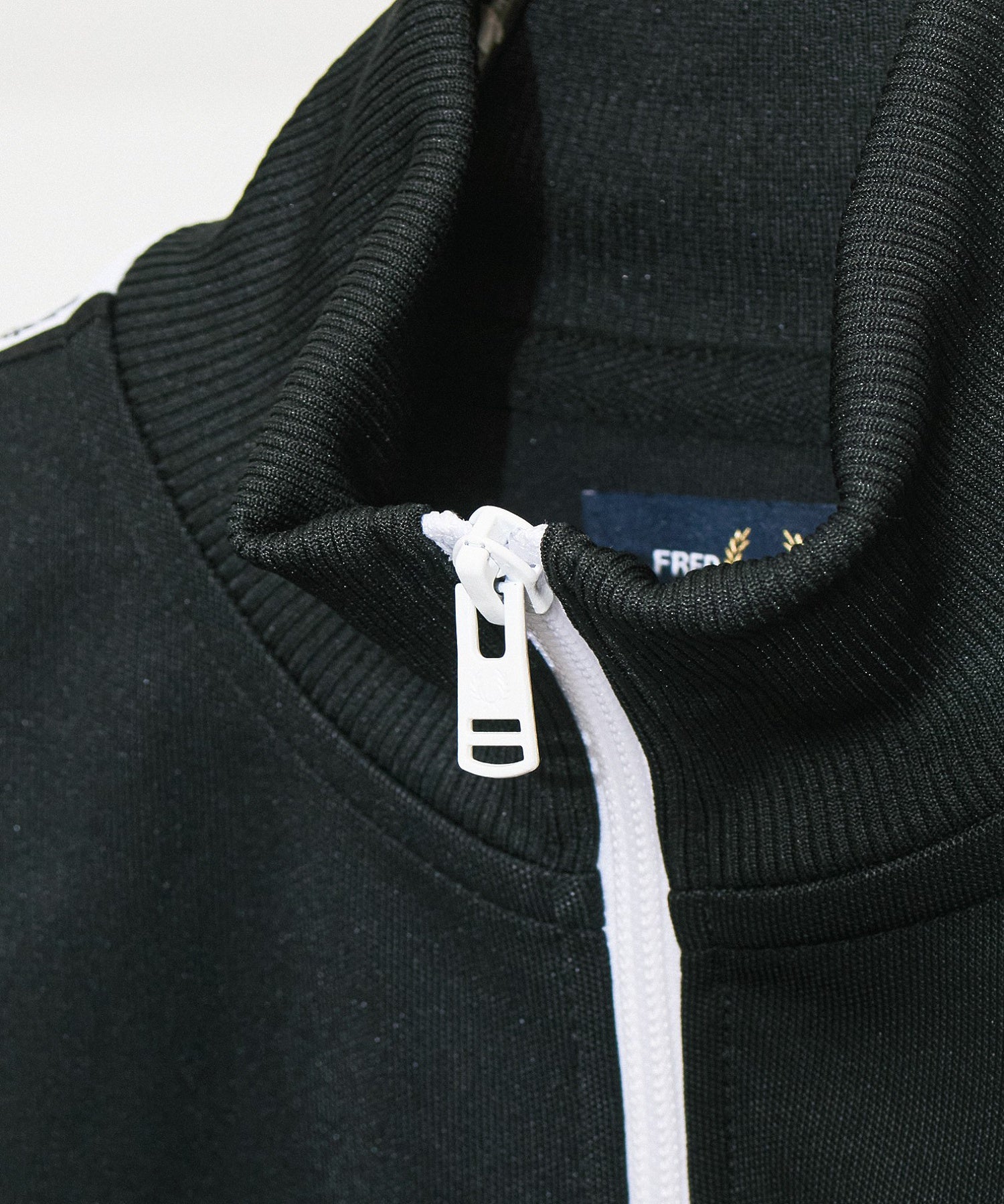 FRED PERRY/CROPPED TAPED TRACK JACKET
