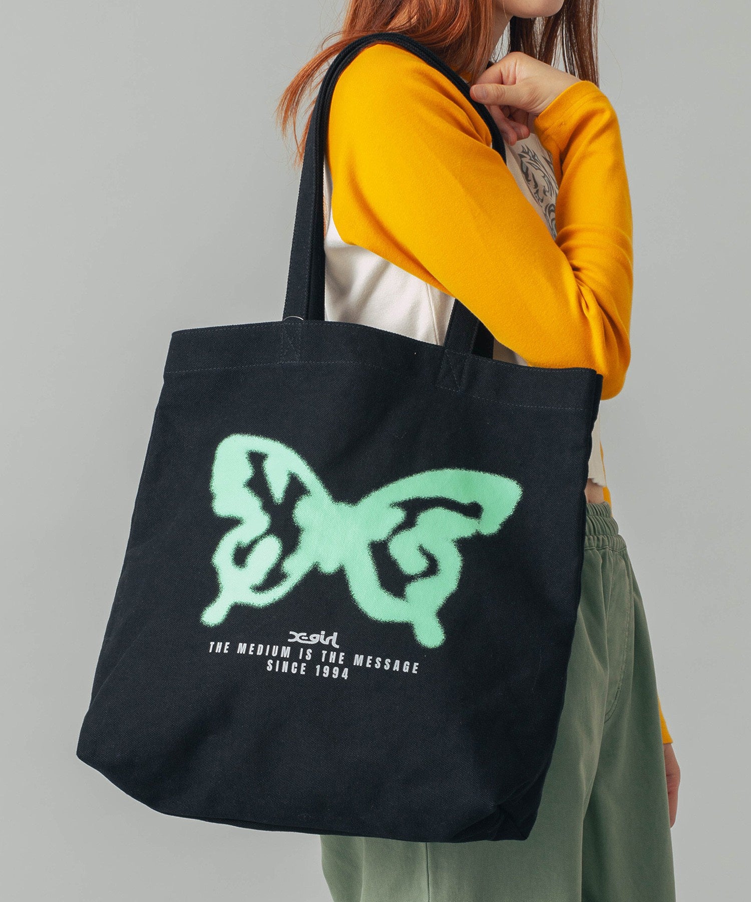 SPRAY BUTTERFLY PRINT TOTE BAG